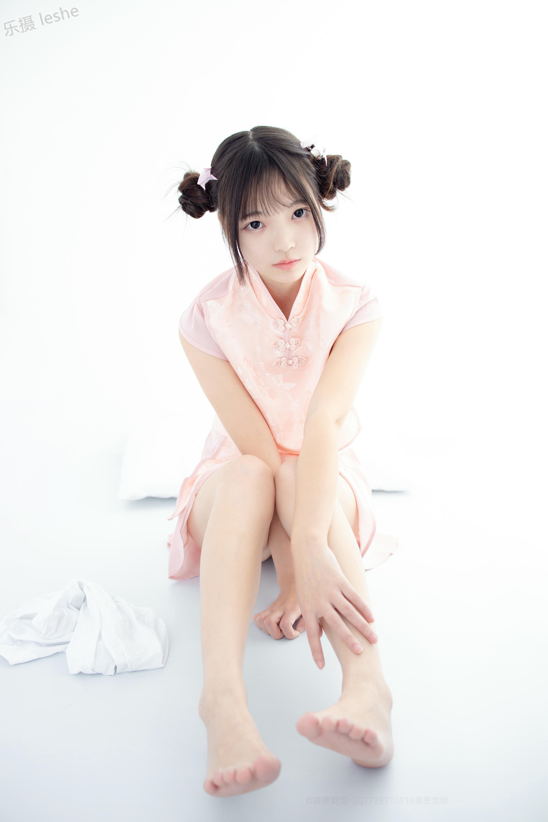 森萝财团 X-052 80D白丝踩物 [66P1V-1.76GB]_第4集