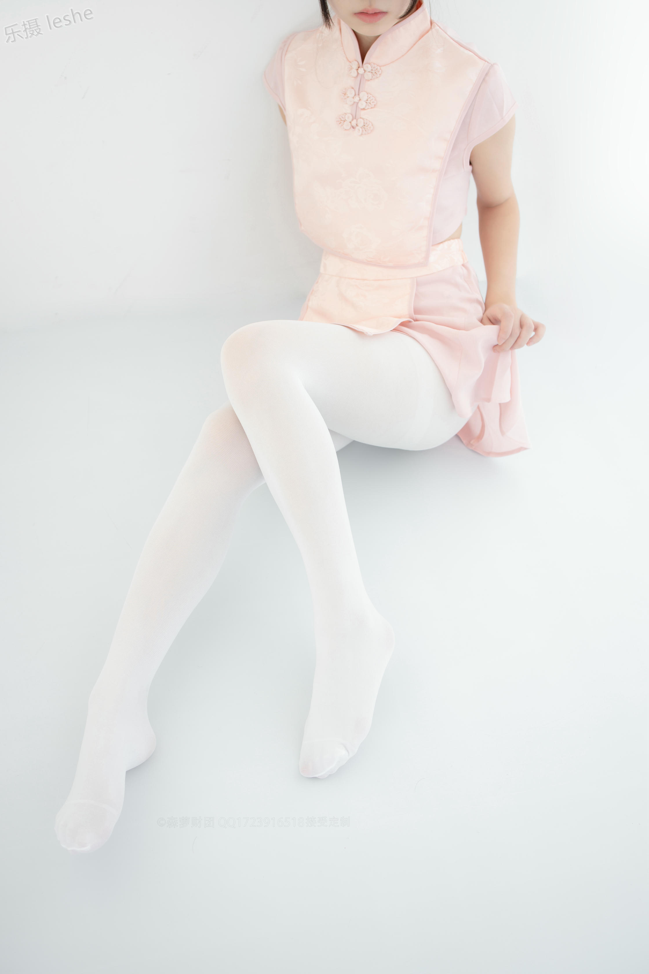 森萝财团 X-052 80D白丝踩物 [66P1V-1.76GB]_第4集