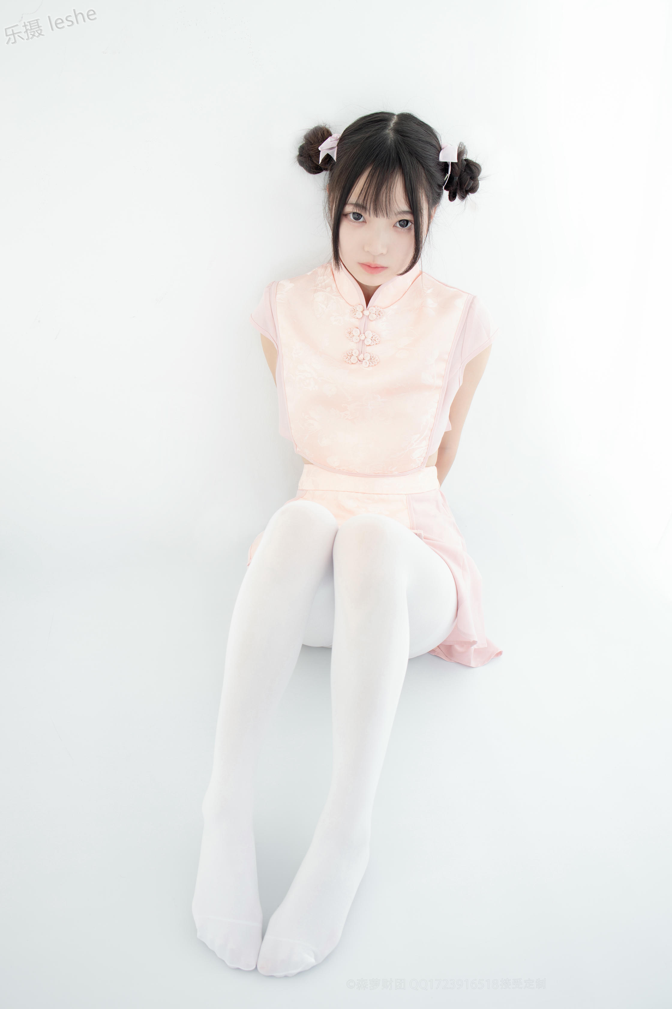 森萝财团 X-052 80D白丝踩物 [66P1V-1.76GB]_第4集