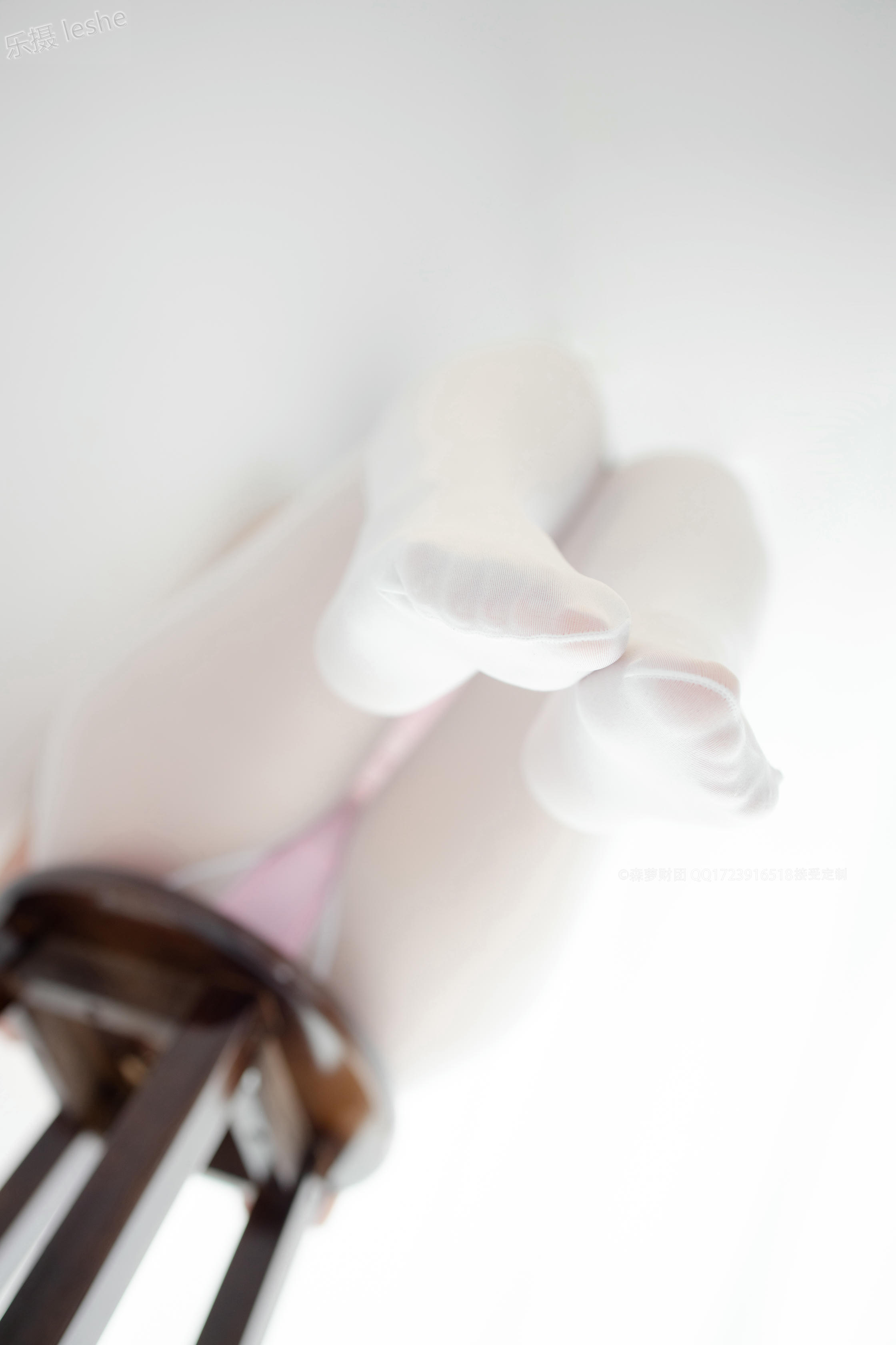 森萝财团 X-053 50D白丝练功服百合踩物 [103P1V-2.28GB]_第3集
