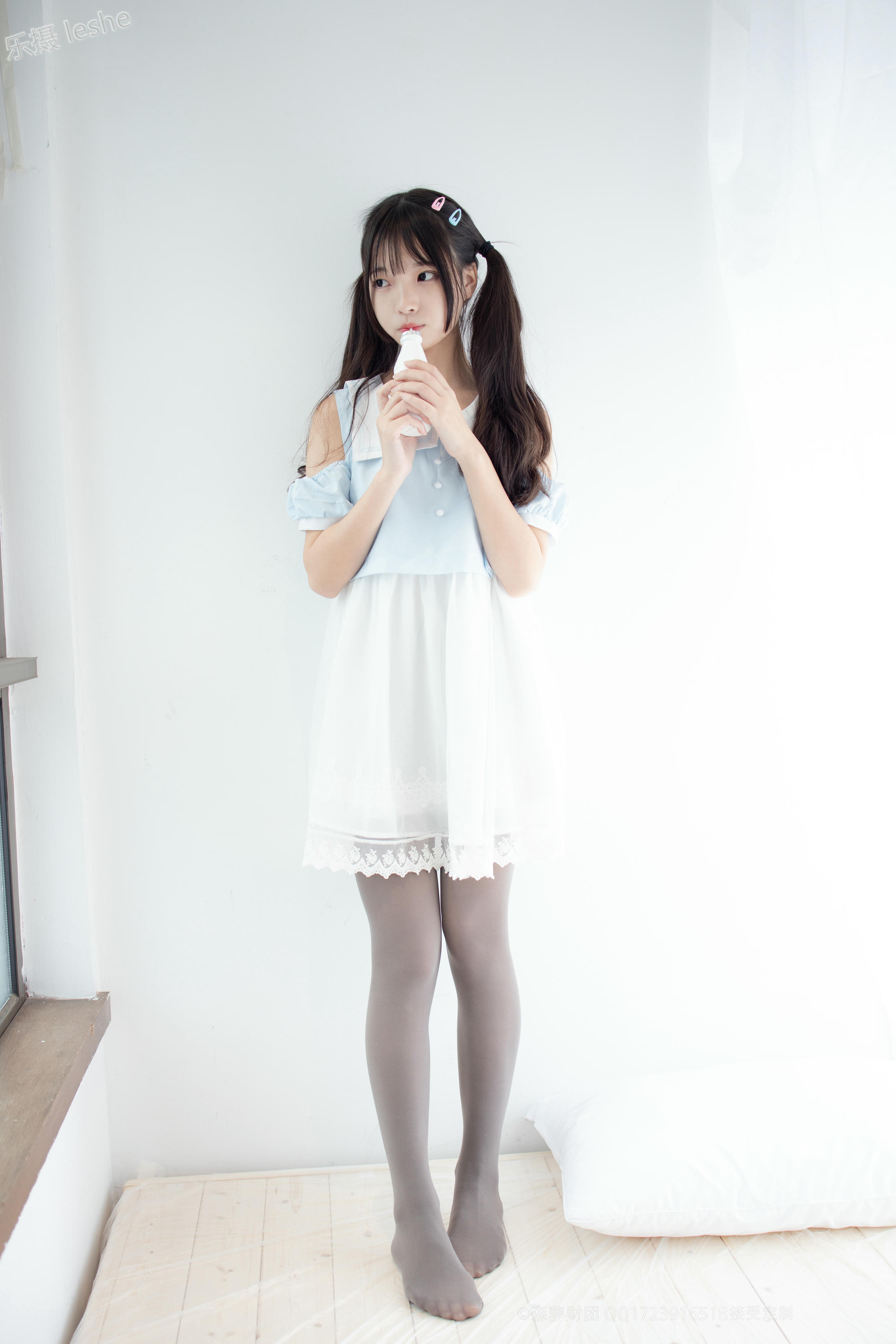 森萝财团 X-054 80D灰丝踩物 [86P1V-2.18GB]_第2集