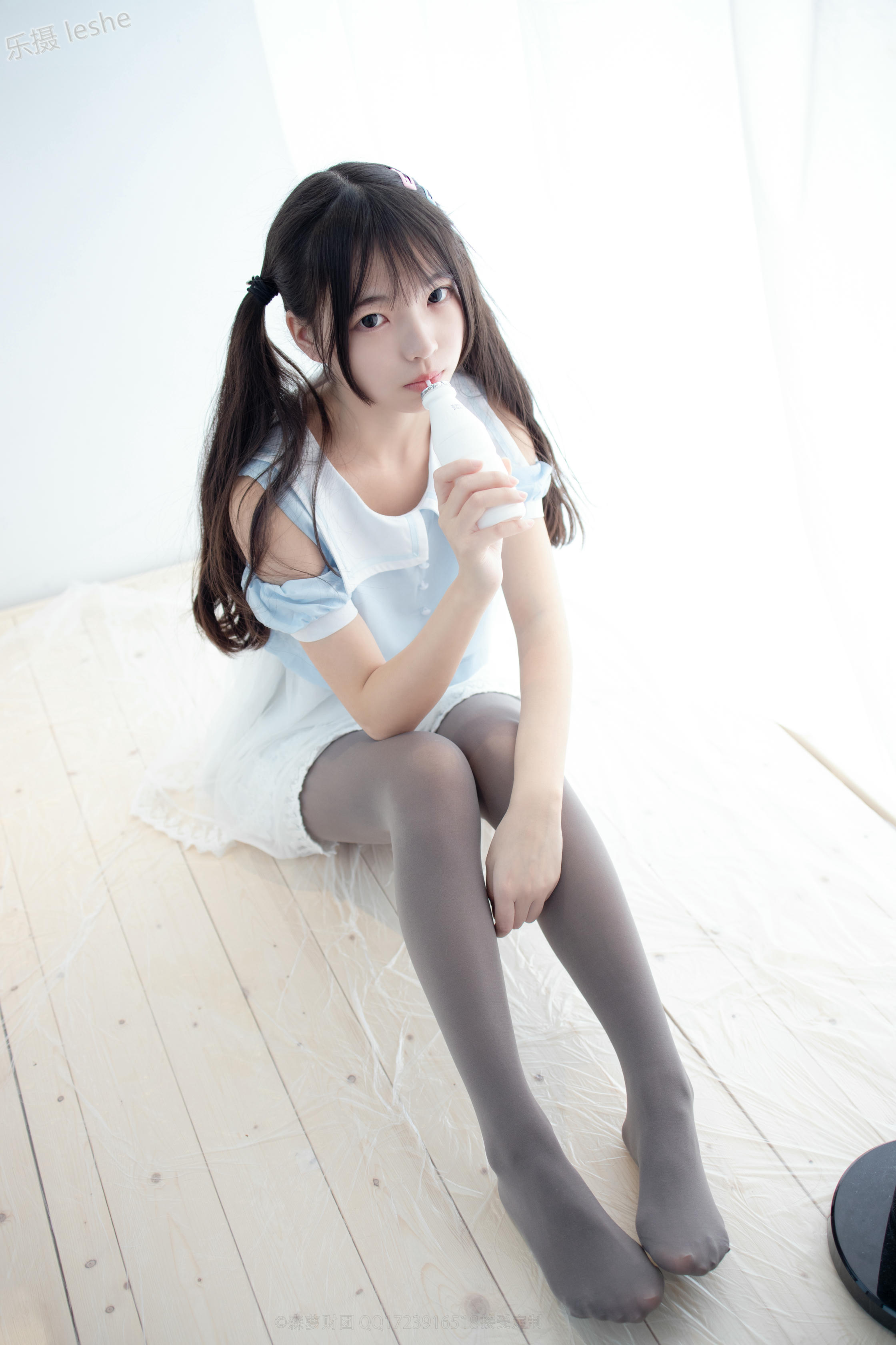 森萝财团 X-054 80D灰丝踩物 [86P1V-2.18GB]_第4集