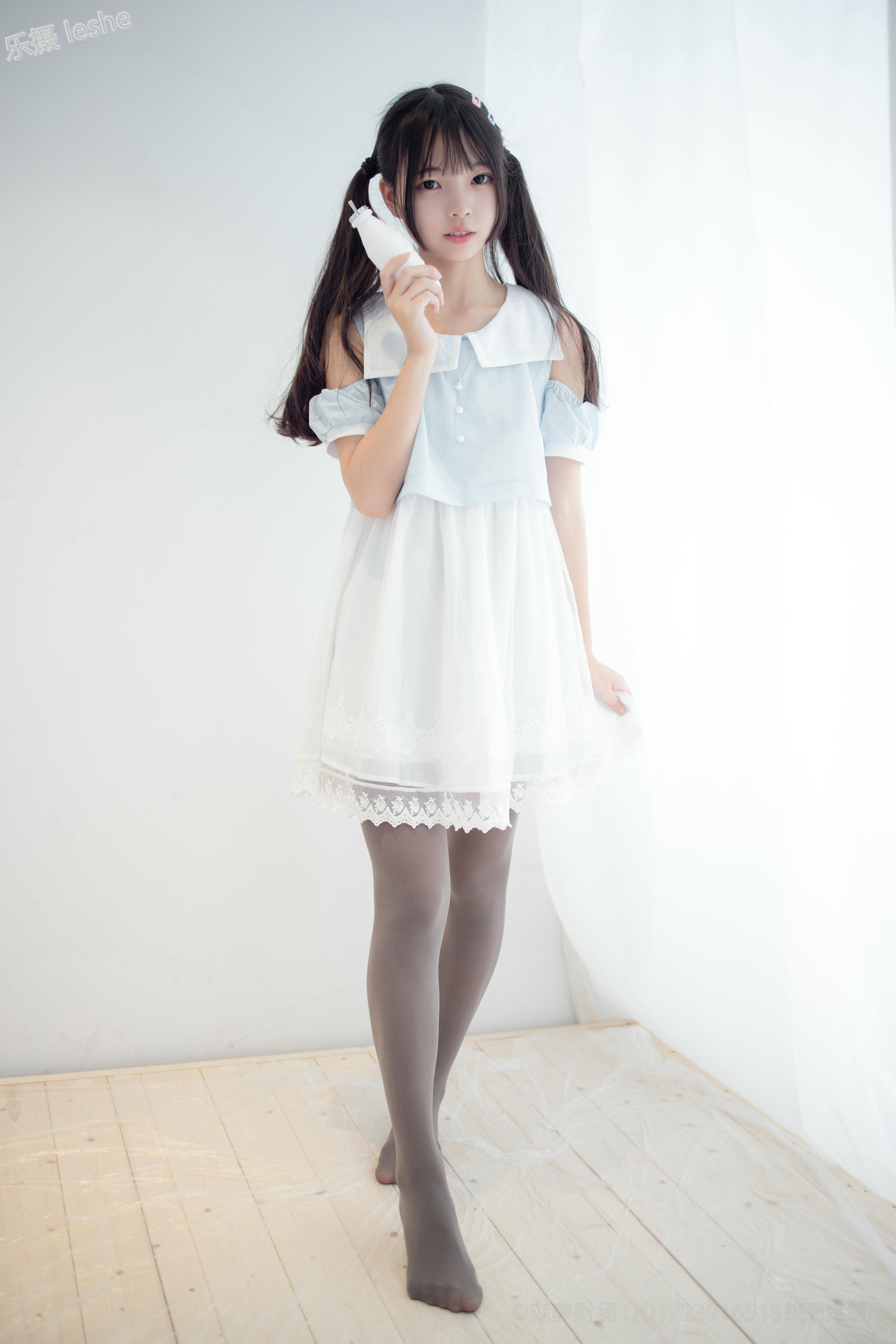 森萝财团 X-054 80D灰丝踩物 [86P1V-2.18GB]_第5集
