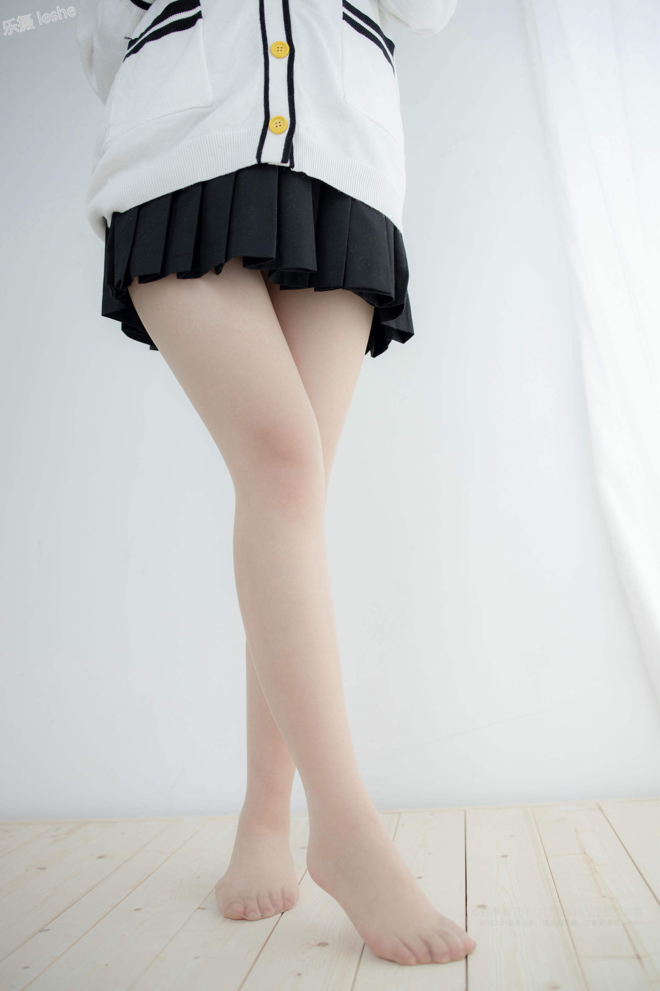 森萝财团 X-055 20D肉丝短棉袜踩物 [93P1V-2.41GB]_第2集