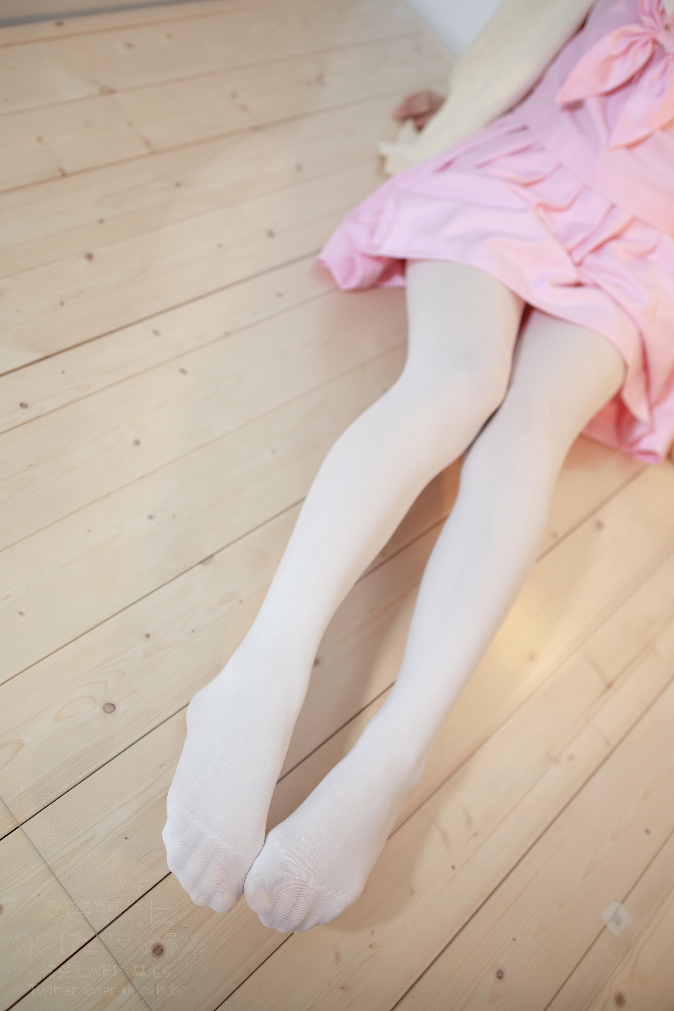 森萝财团 X-059 萝莉白丝80D [97P1V-2.52GB]_第2集
