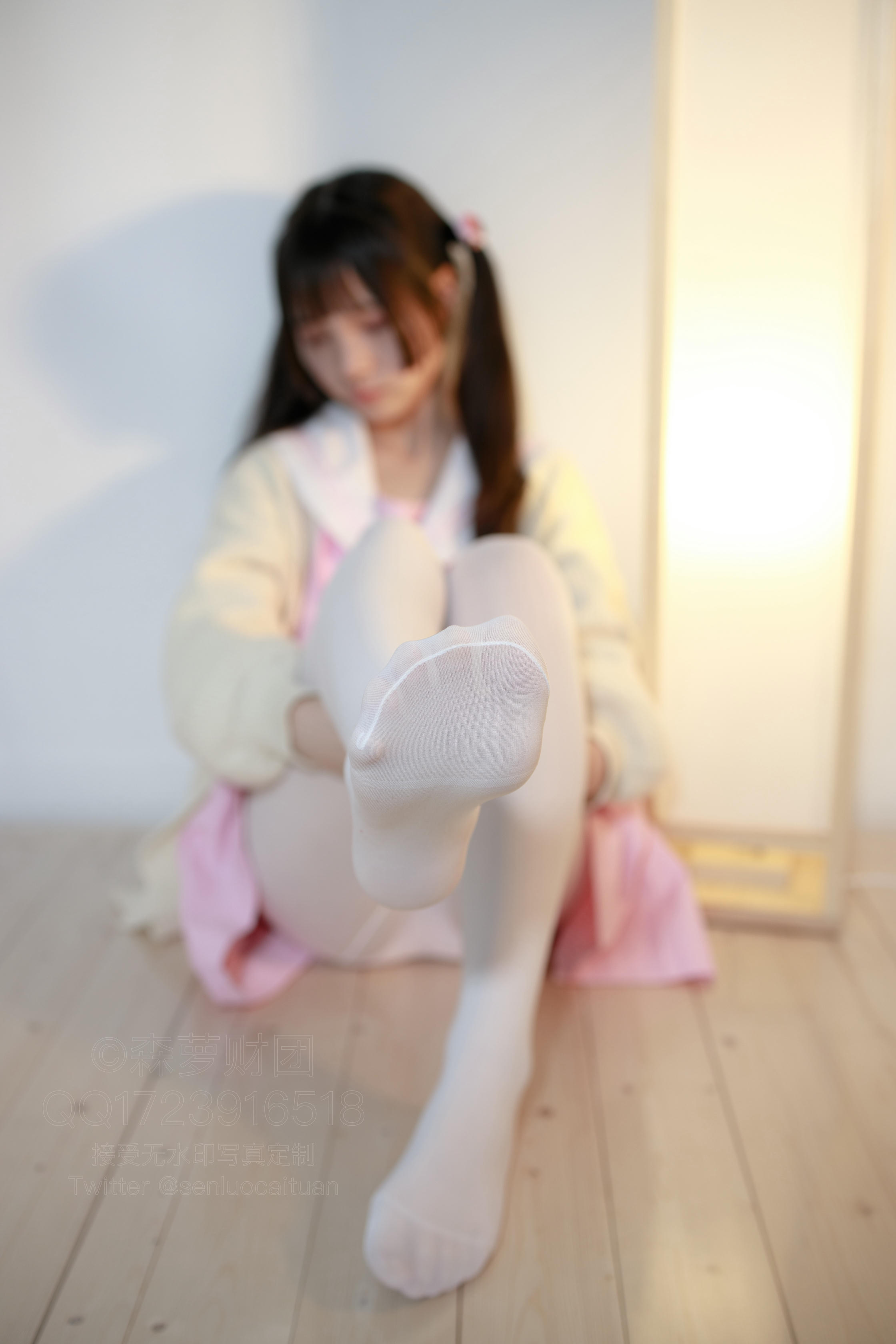 森萝财团 X-059 萝莉白丝80D [97P1V-2.52GB]_第2集