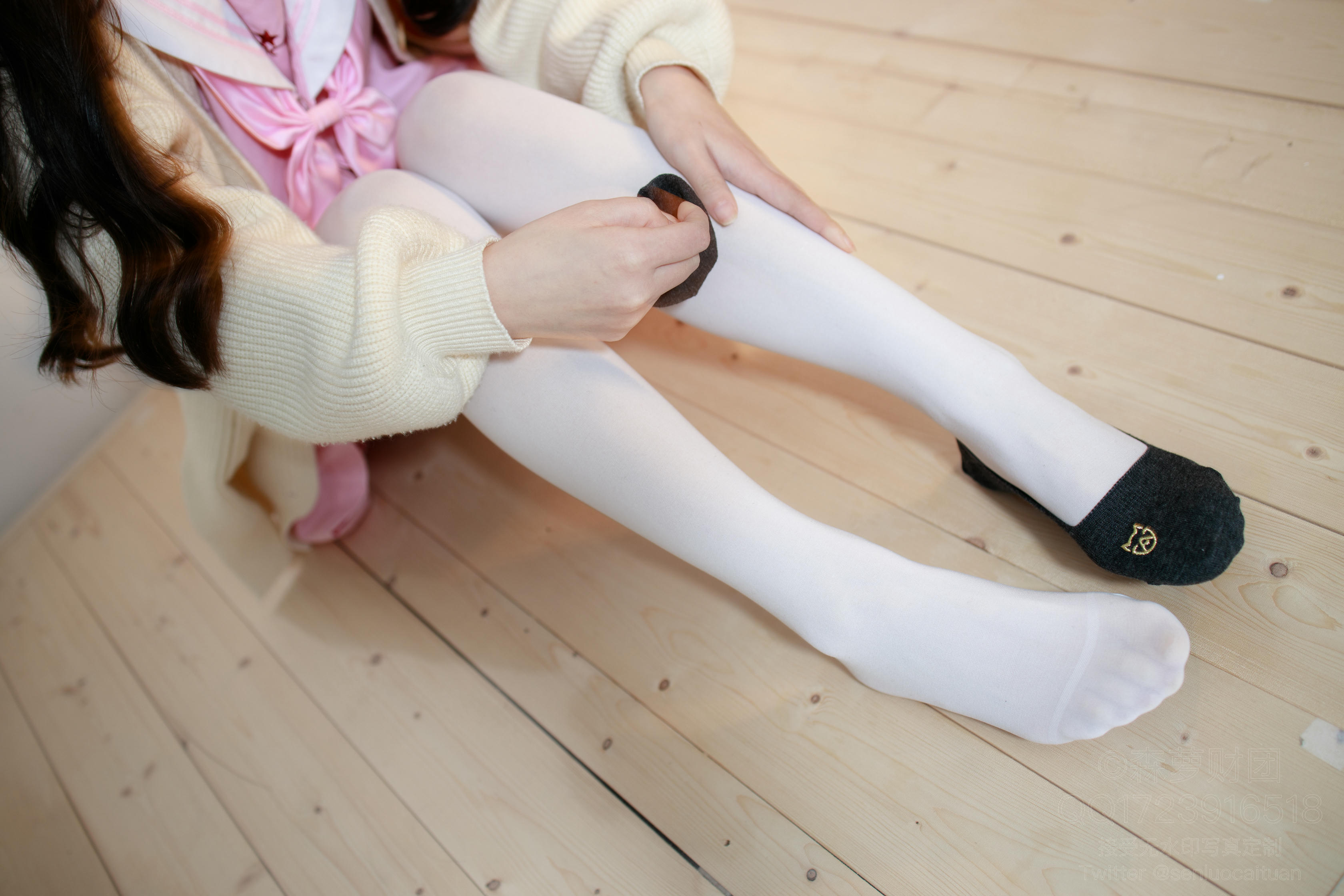 森萝财团 X-059 萝莉白丝80D [97P1V-2.52GB]_第2集