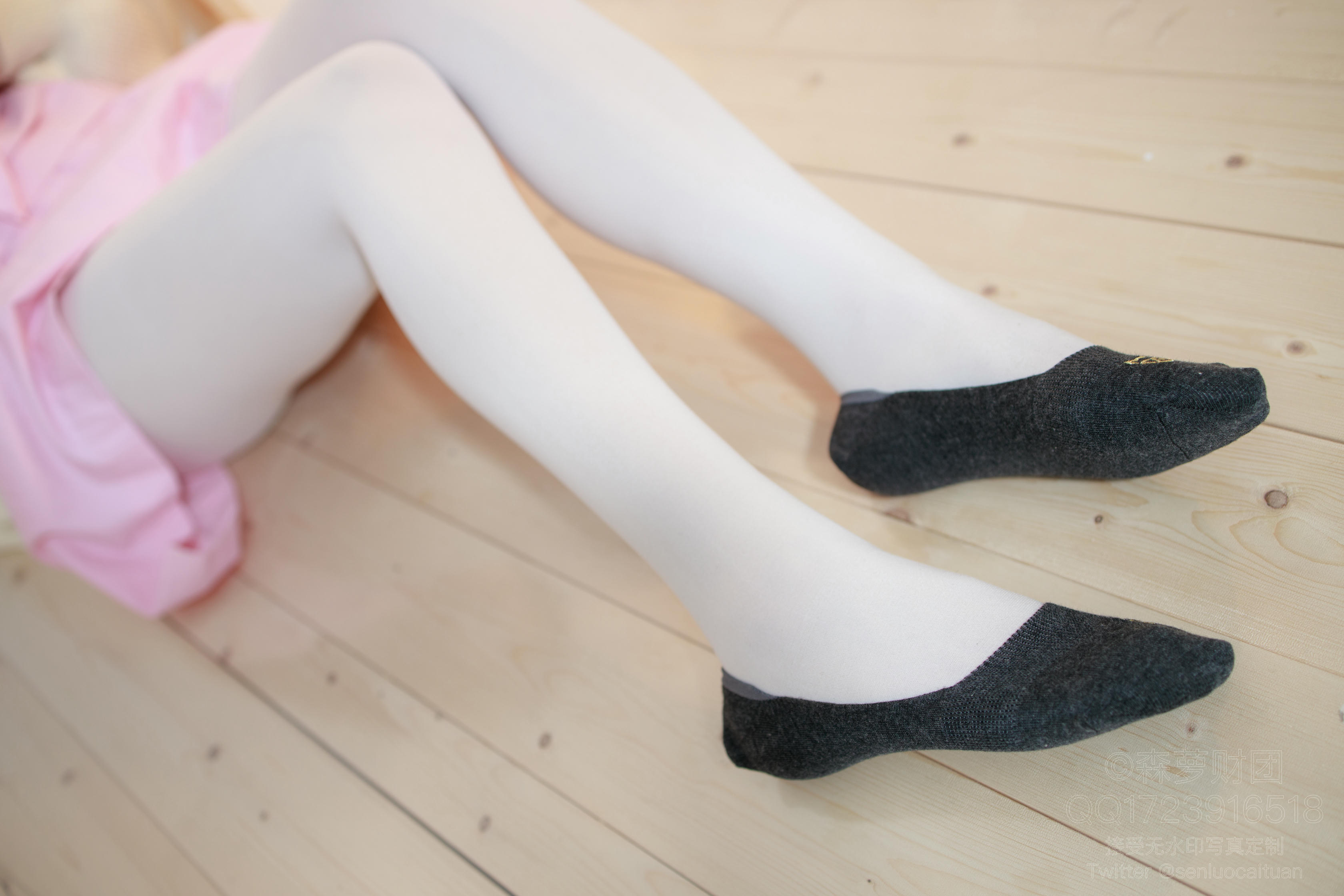 森萝财团 X-059 萝莉白丝80D [97P1V-2.52GB]_第3集