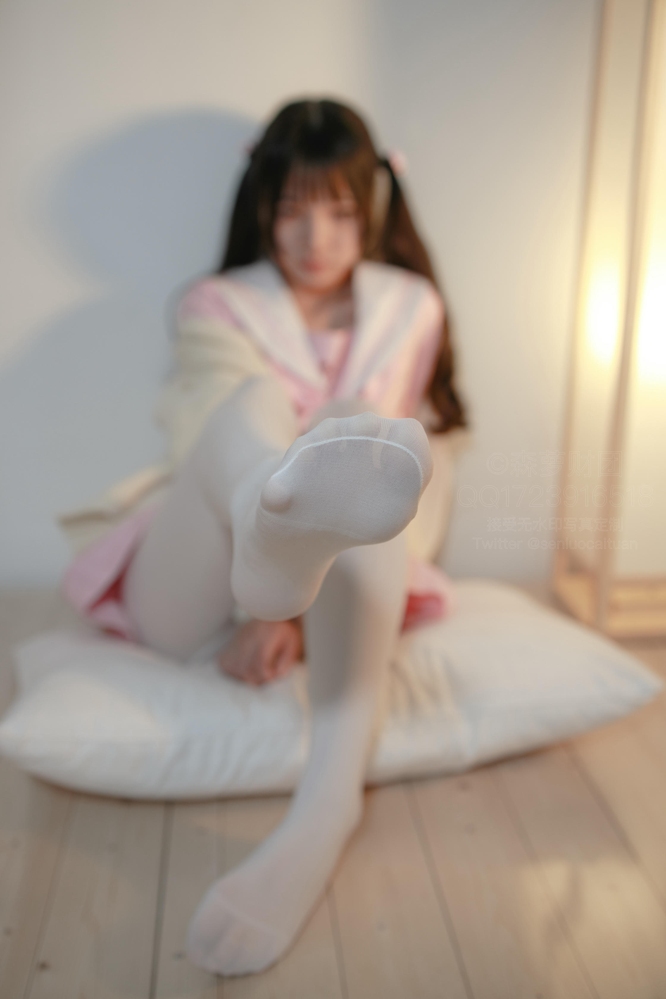 森萝财团 X-059 萝莉白丝80D [97P1V-2.52GB]_第5集