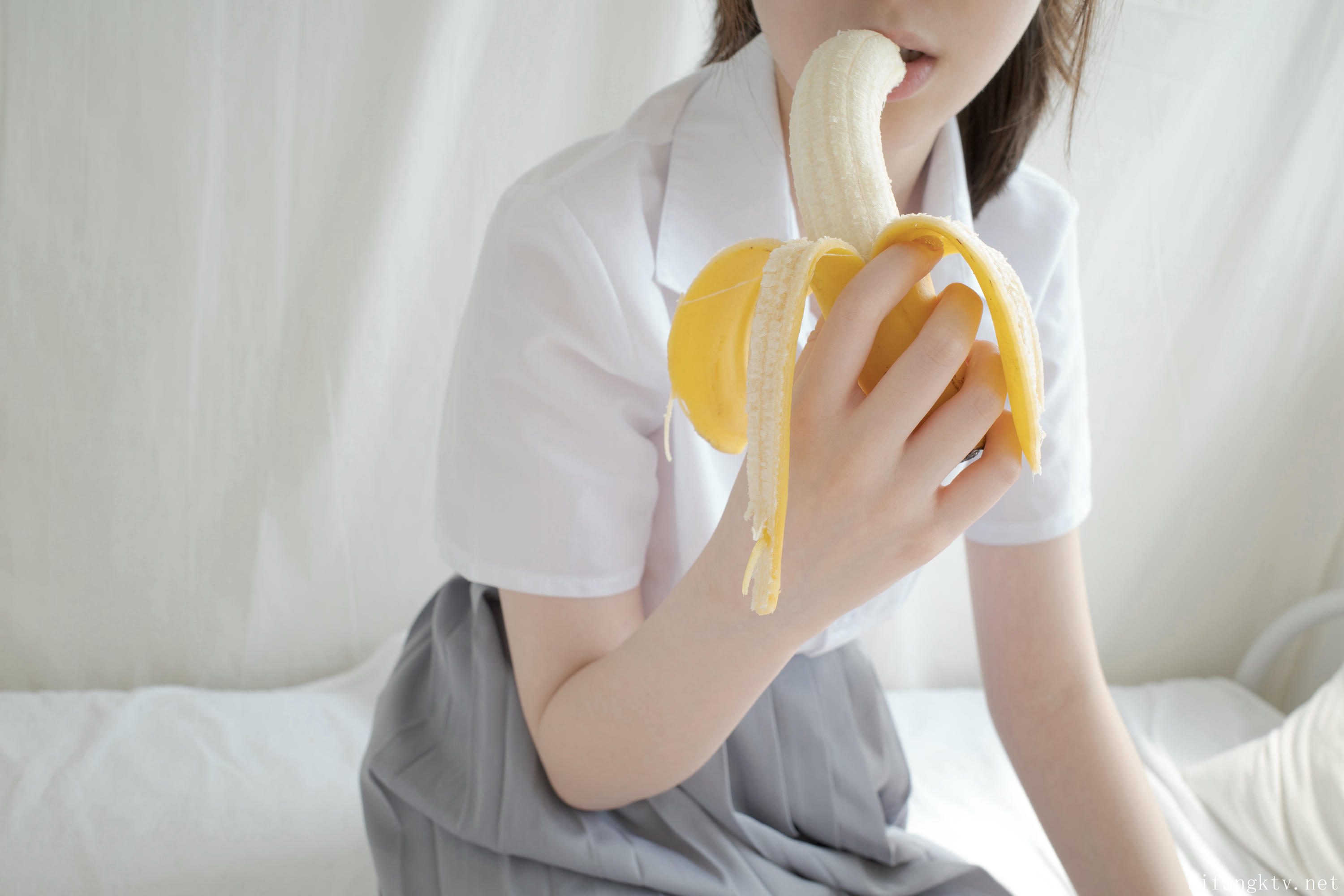 森萝财团 写真 内部 小糕 JK制服香蕉 [166P1V-5.89G]_第7集