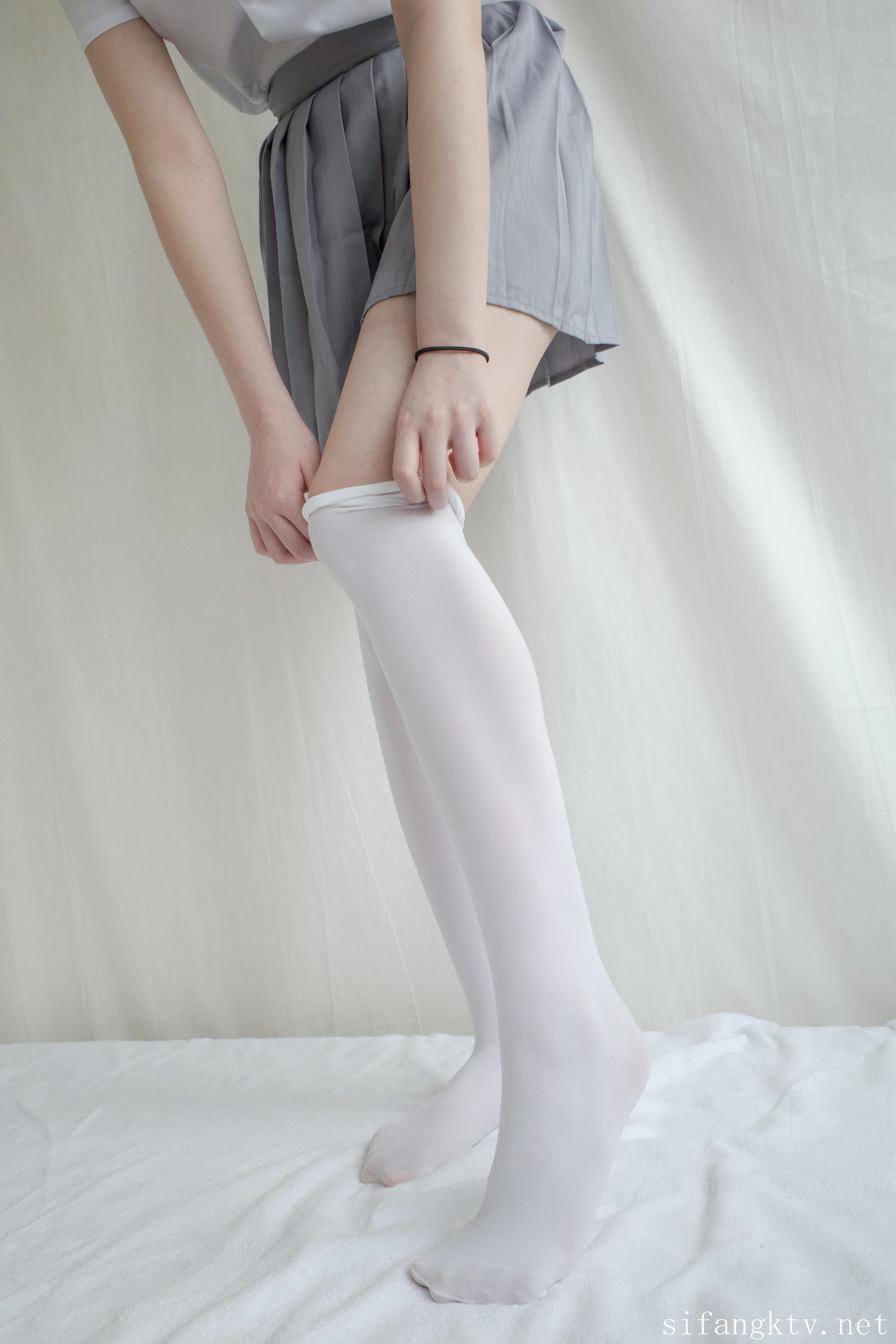 森萝财团 写真 内部 小糕 JK制服香蕉 [166P1V-5.89G]_第5集