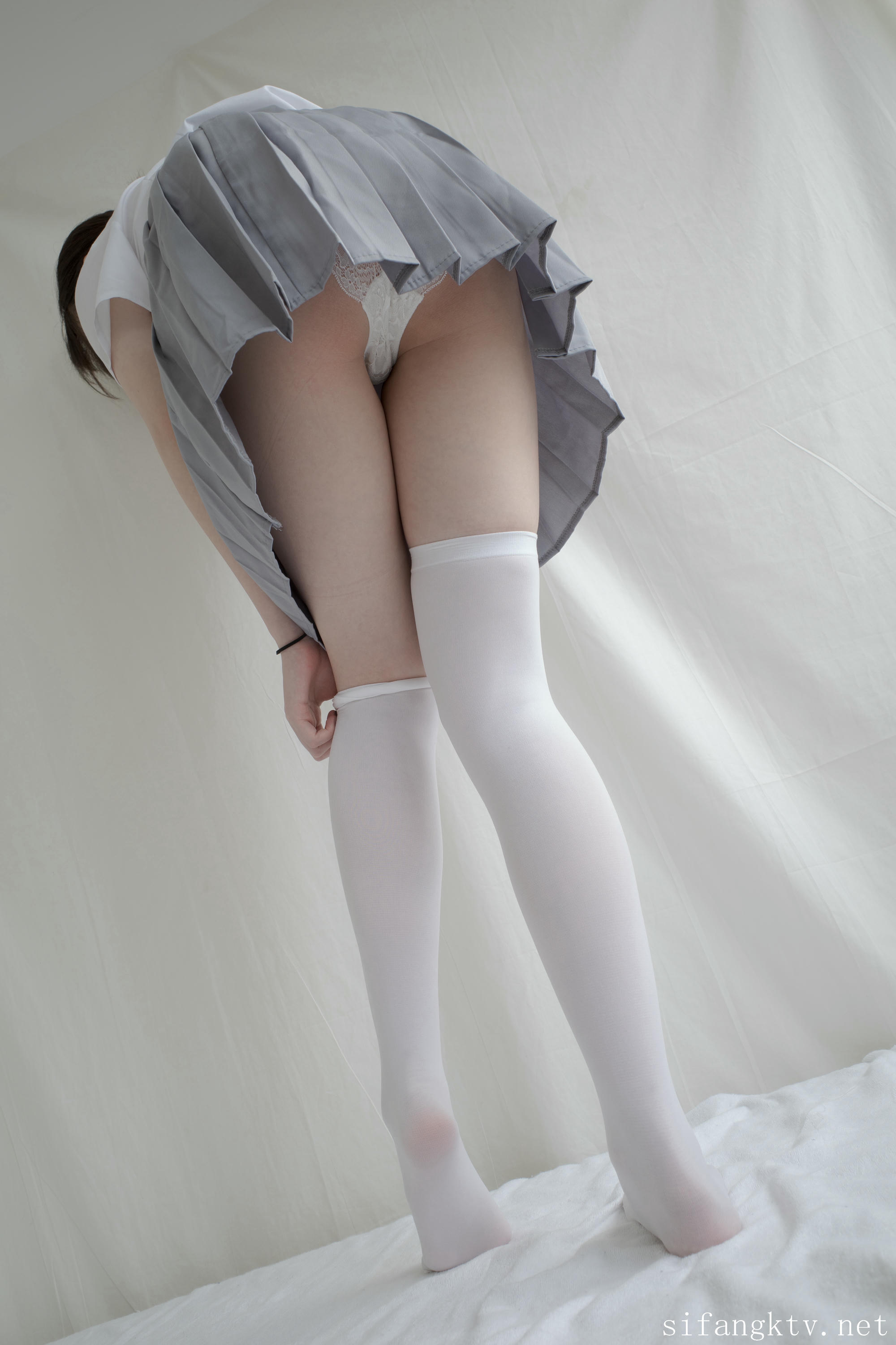 森萝财团 写真 内部 小糕 JK制服香蕉 [166P1V-5.89G]_第5集