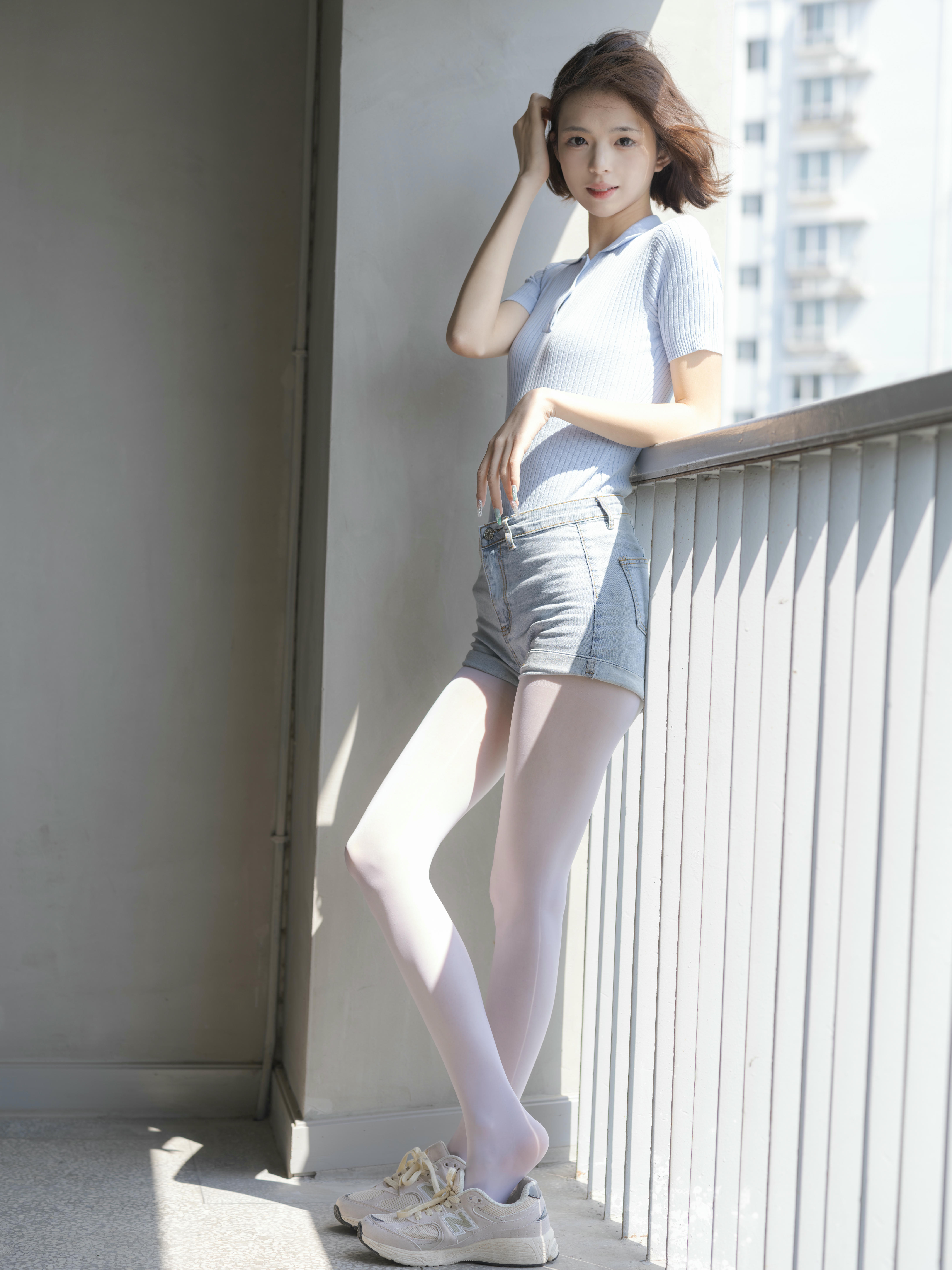 森萝财团 写真 媛媛 001 试拍 白丝 15D 超薄 超密植绒 [59P1V-3.20GB]_第1集