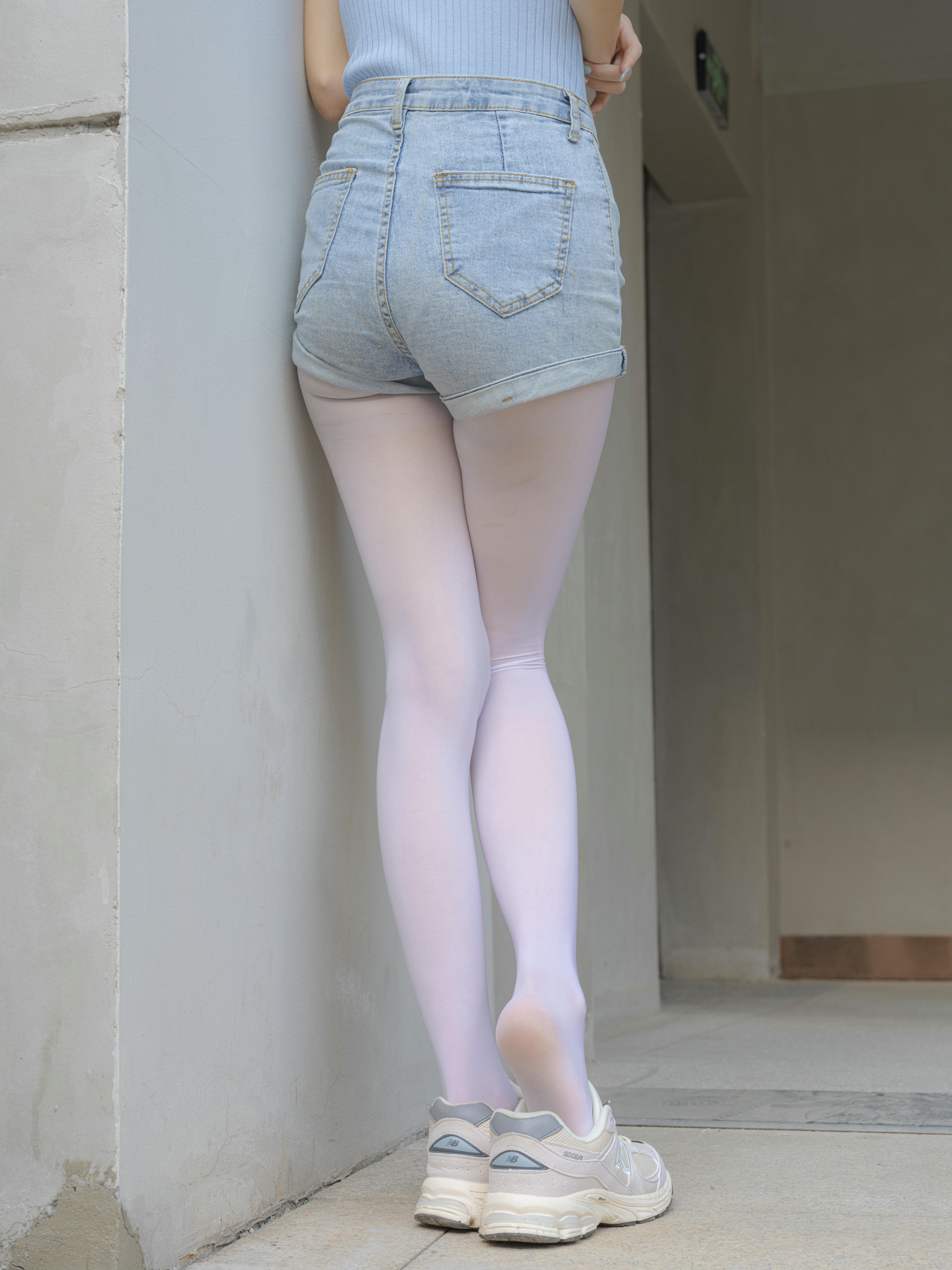 森萝财团 写真 媛媛 001 试拍 白丝 15D 超薄 超密植绒 [59P1V-3.20GB]_第3集