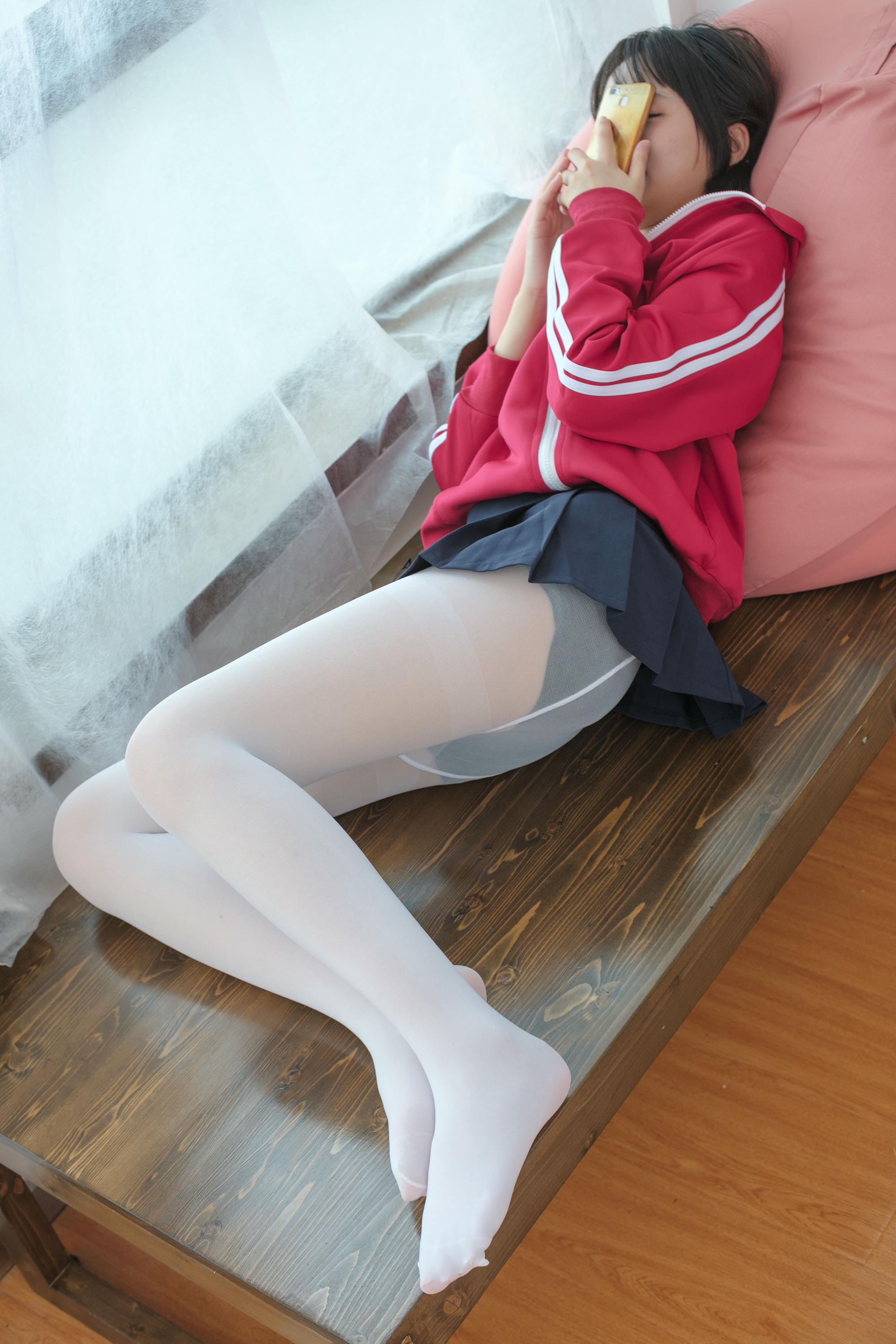 森萝财团 BETA-026 红色校服肉丝美足少女 [78P-737MB]_第2集