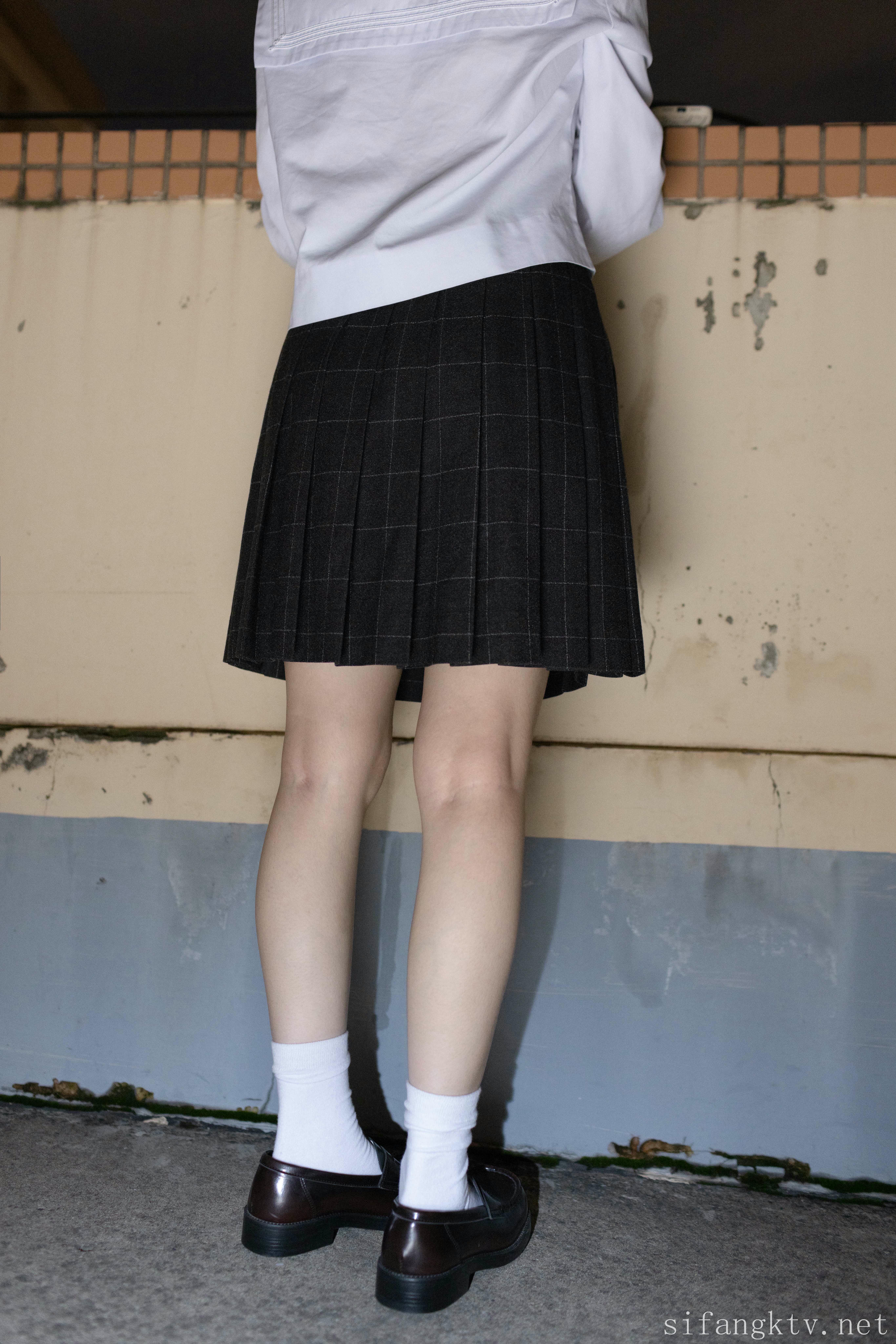 森萝财团 写真 小樱 万元定制 学生服 原版4K画质 [114P+2V／967MB]-视图_第1集