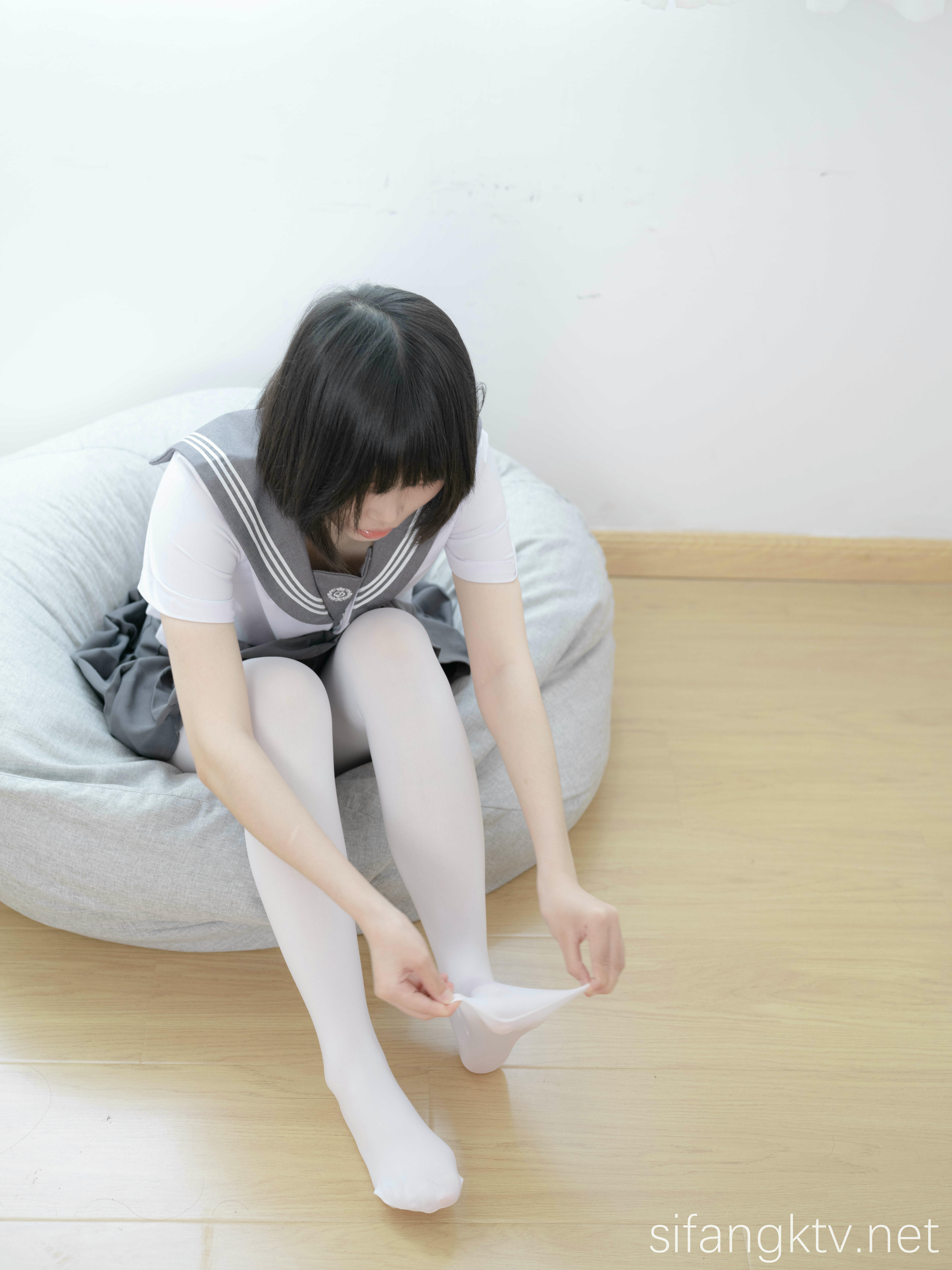森萝财团 写真 小樱 万元定制 学生服 原版4K画质 [114P+2V／967MB]-视图_第4集