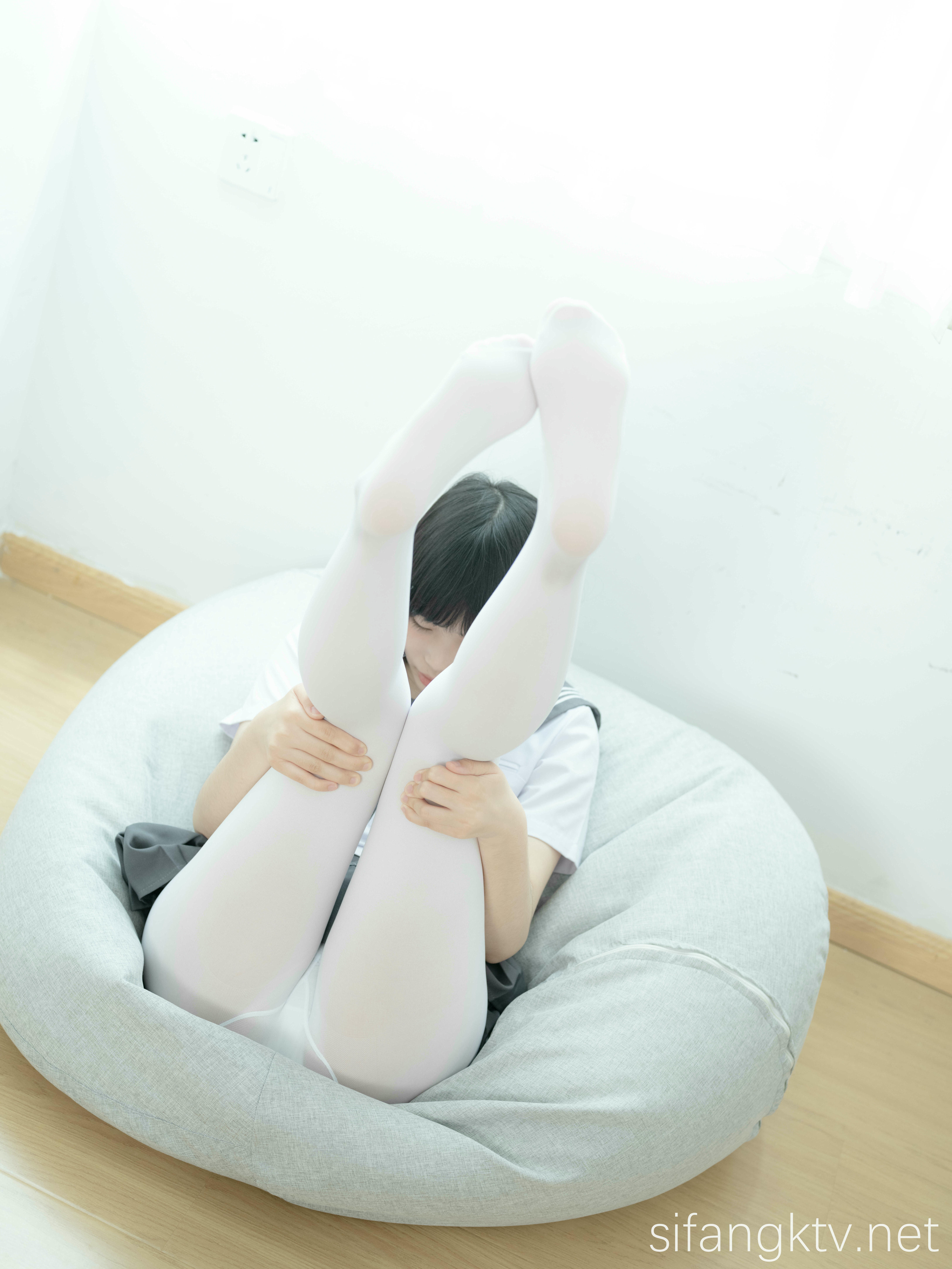 森萝财团 写真 小樱 万元定制 学生服 原版4K画质 [114P+2V／967MB]-视图_第4集