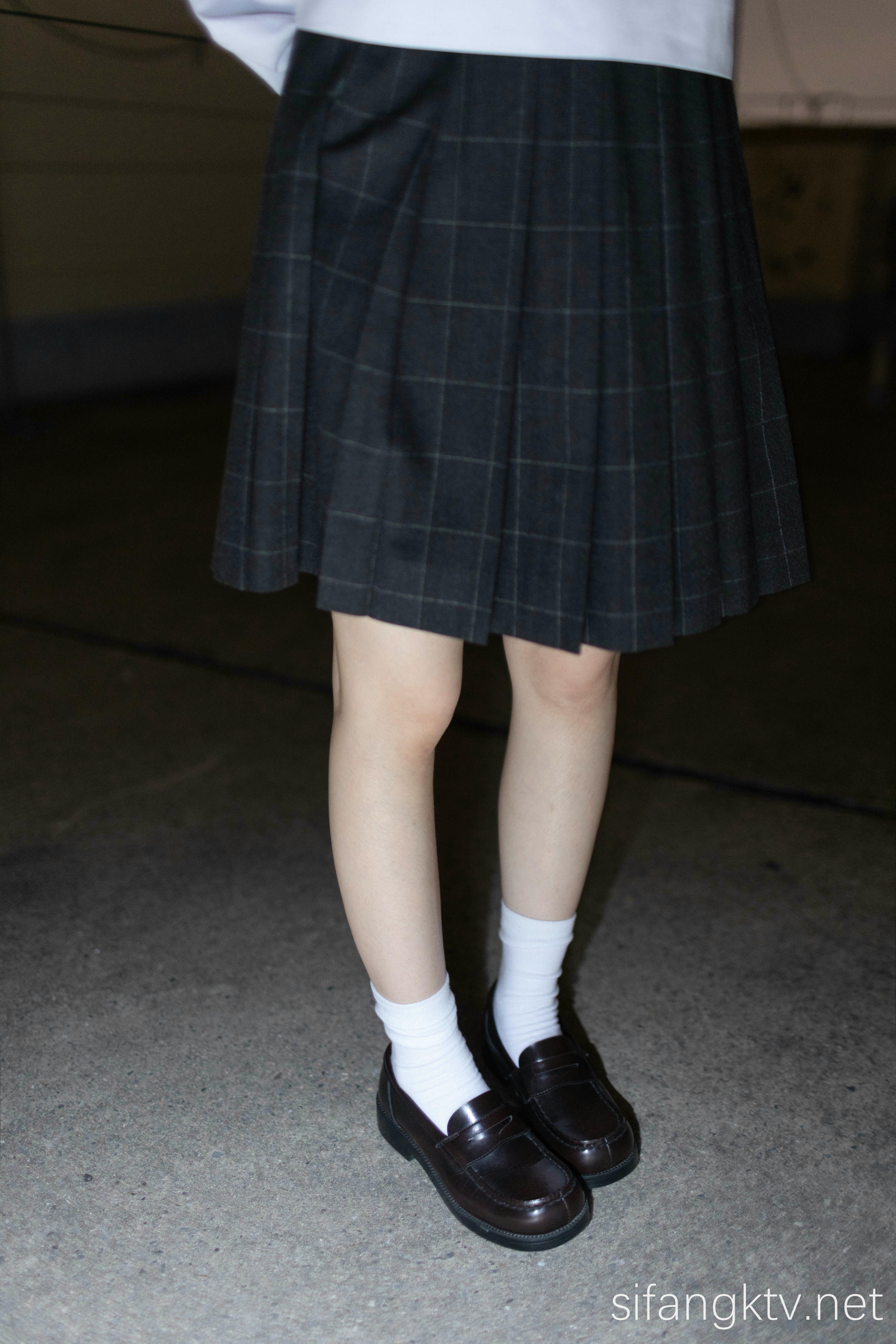 森萝财团 写真 小樱 万元定制 学生服 原版4K画质 [114P+2V／967MB]-视图_第1集