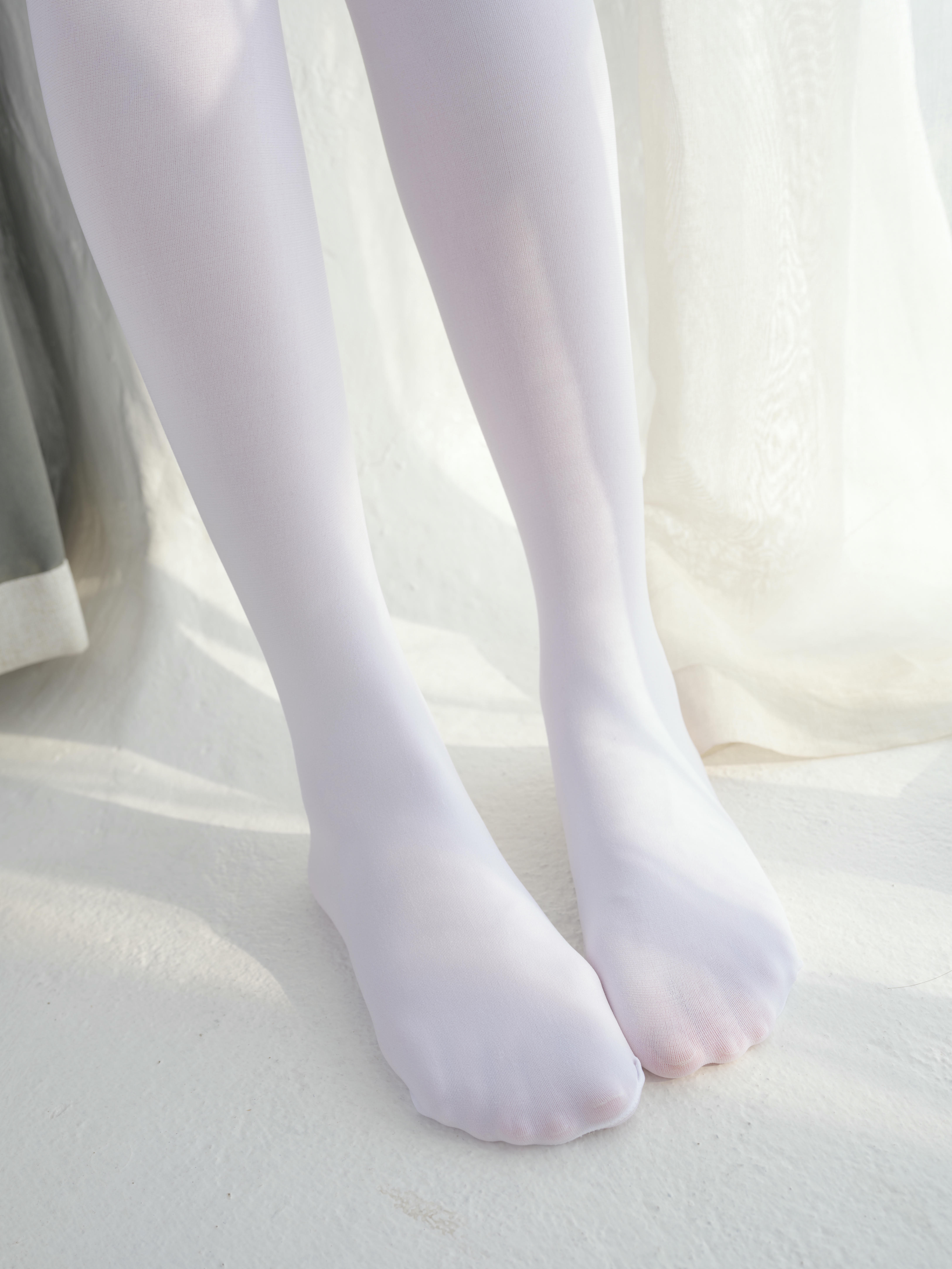 森萝财团 写真 微风-011 aika 白丝 80D [146P1V-8.04GB]_第1集