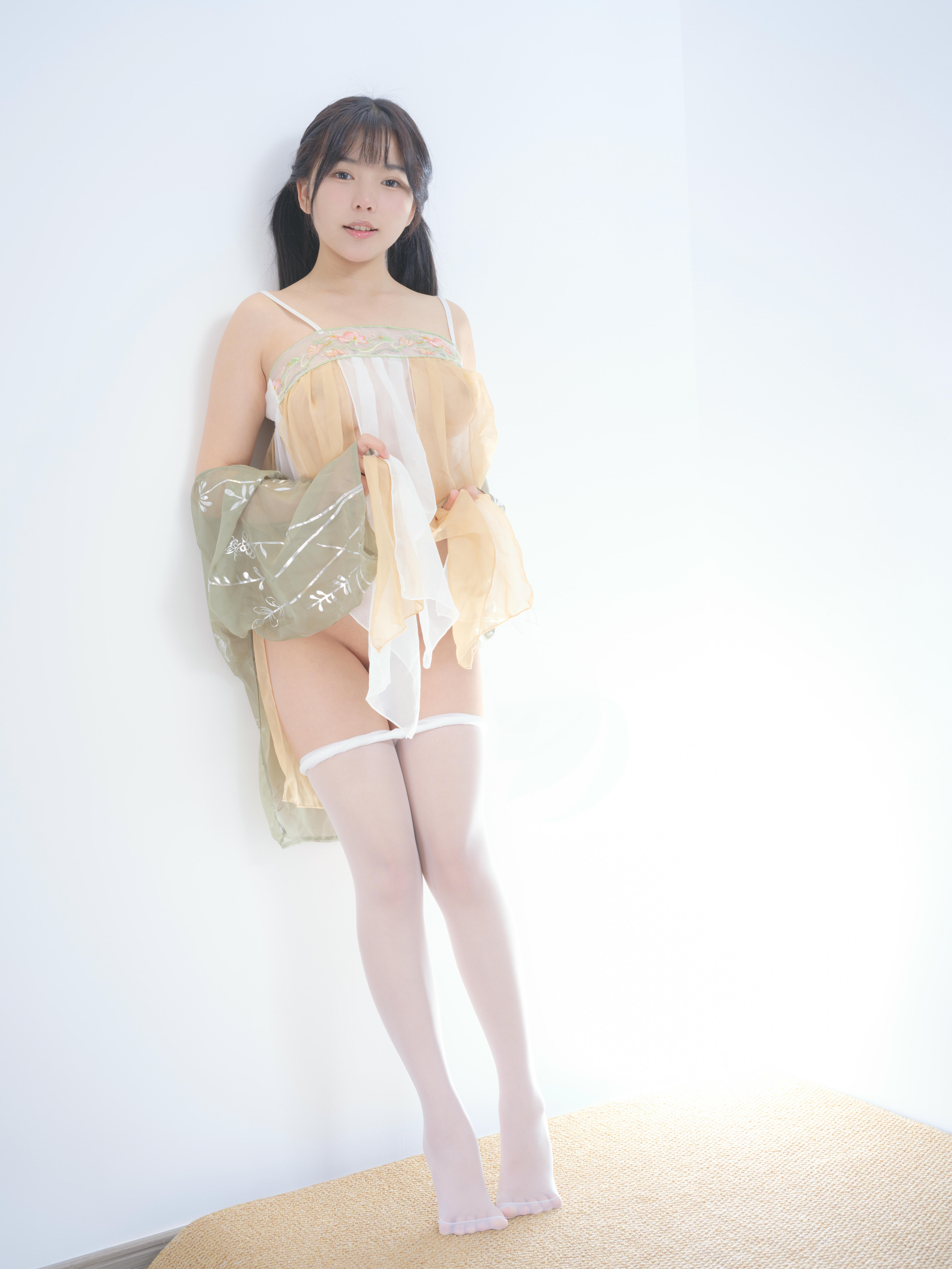 森萝财团 写真 晴涩-16E4K [78P1V 6.13GB]_第2集