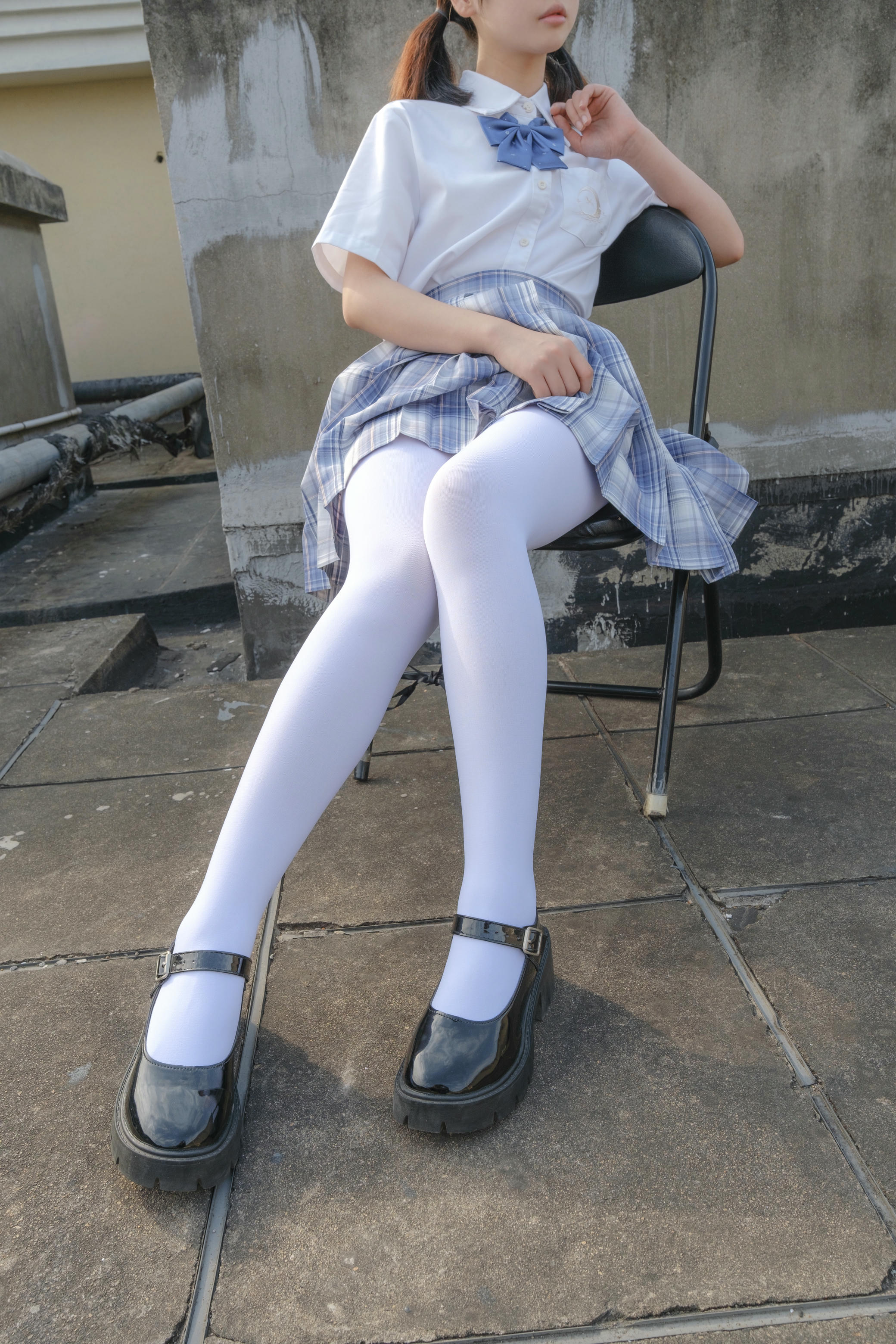 森萝财团 写真 月下-05 [74P1V 2.05 GB]_第1集