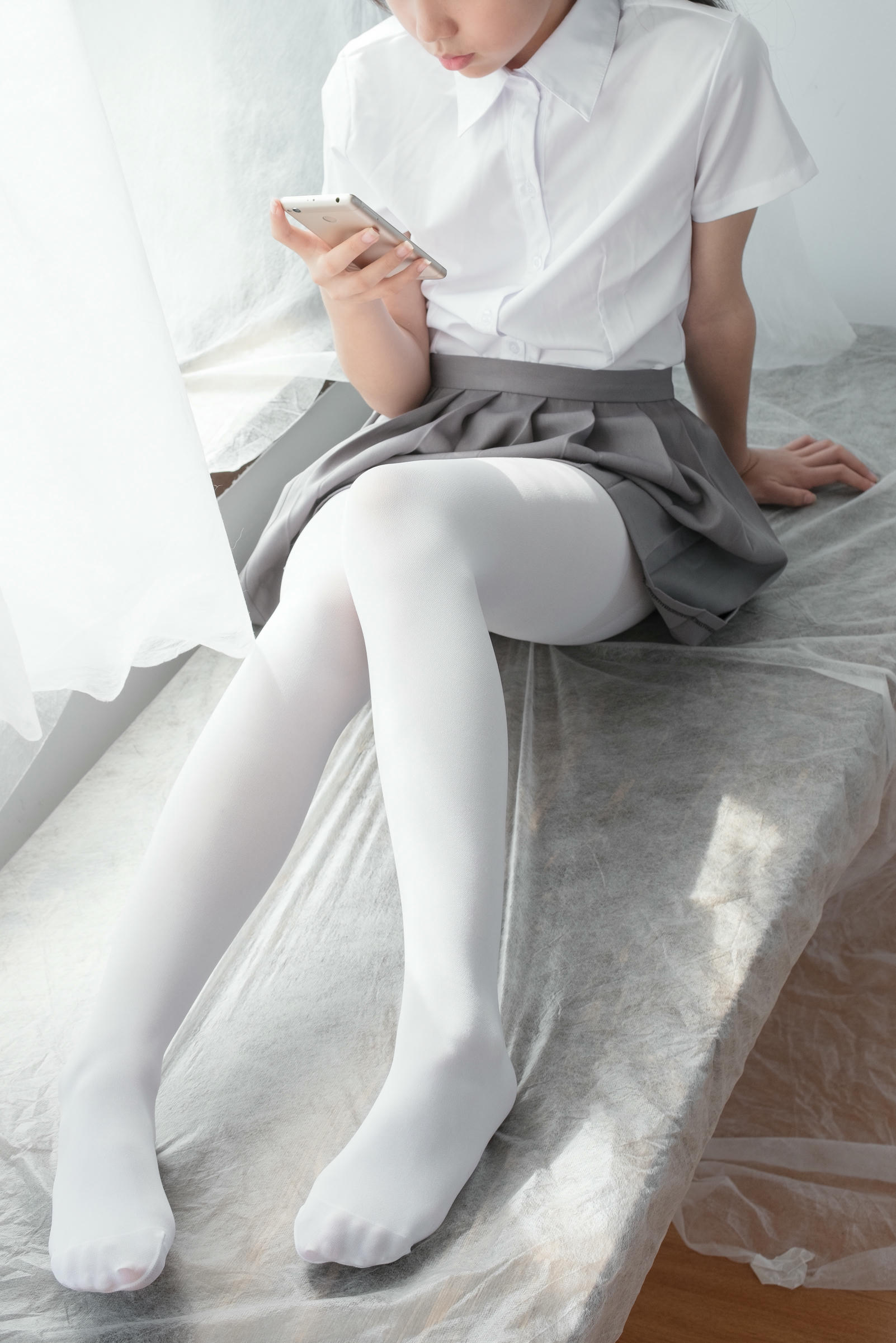 森萝财团 BETA-029 玩手机的白丝少女 [182P-1.61GB]_第6集