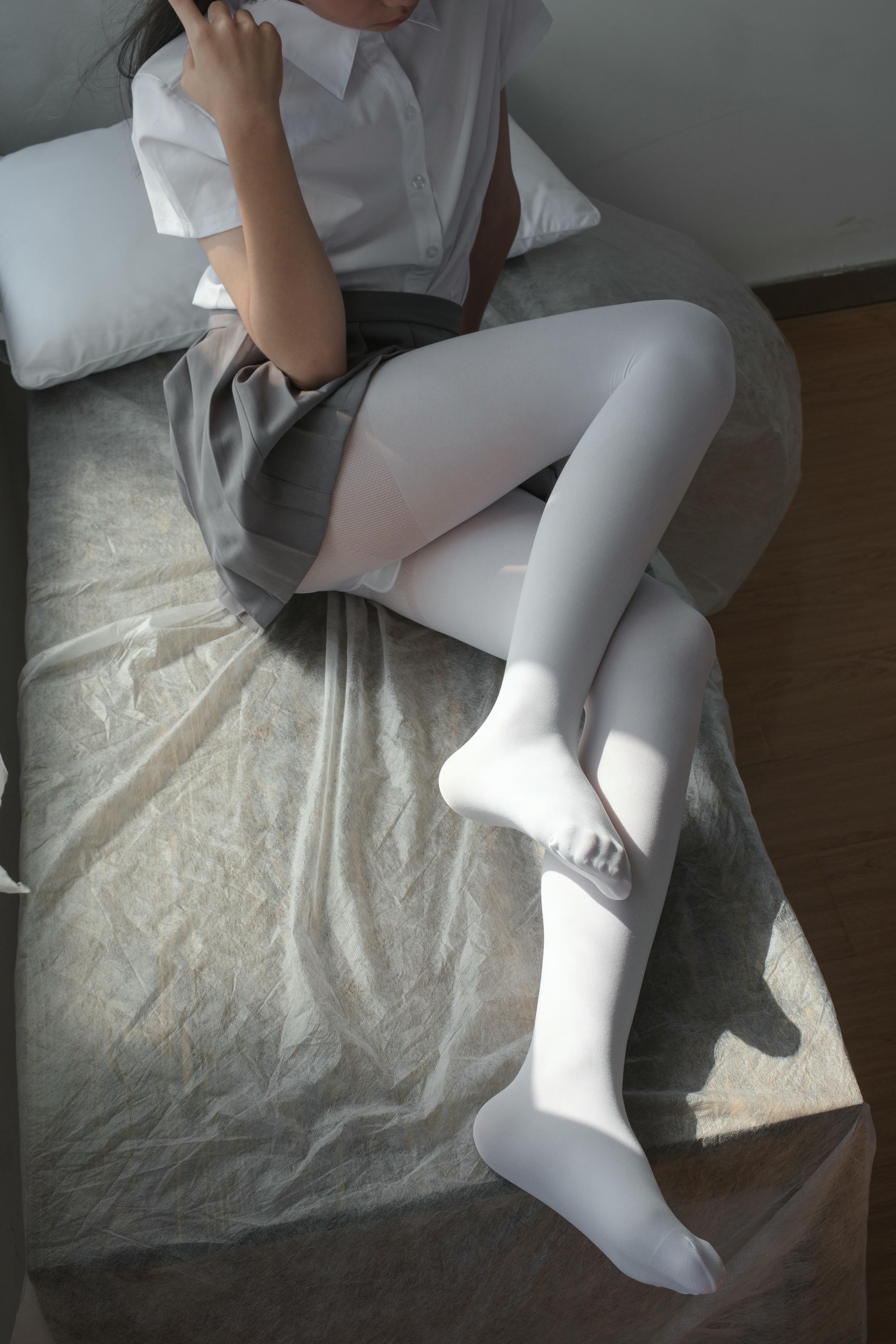 森萝财团 BETA-029 玩手机的白丝少女 [182P-1.61GB]_第8集