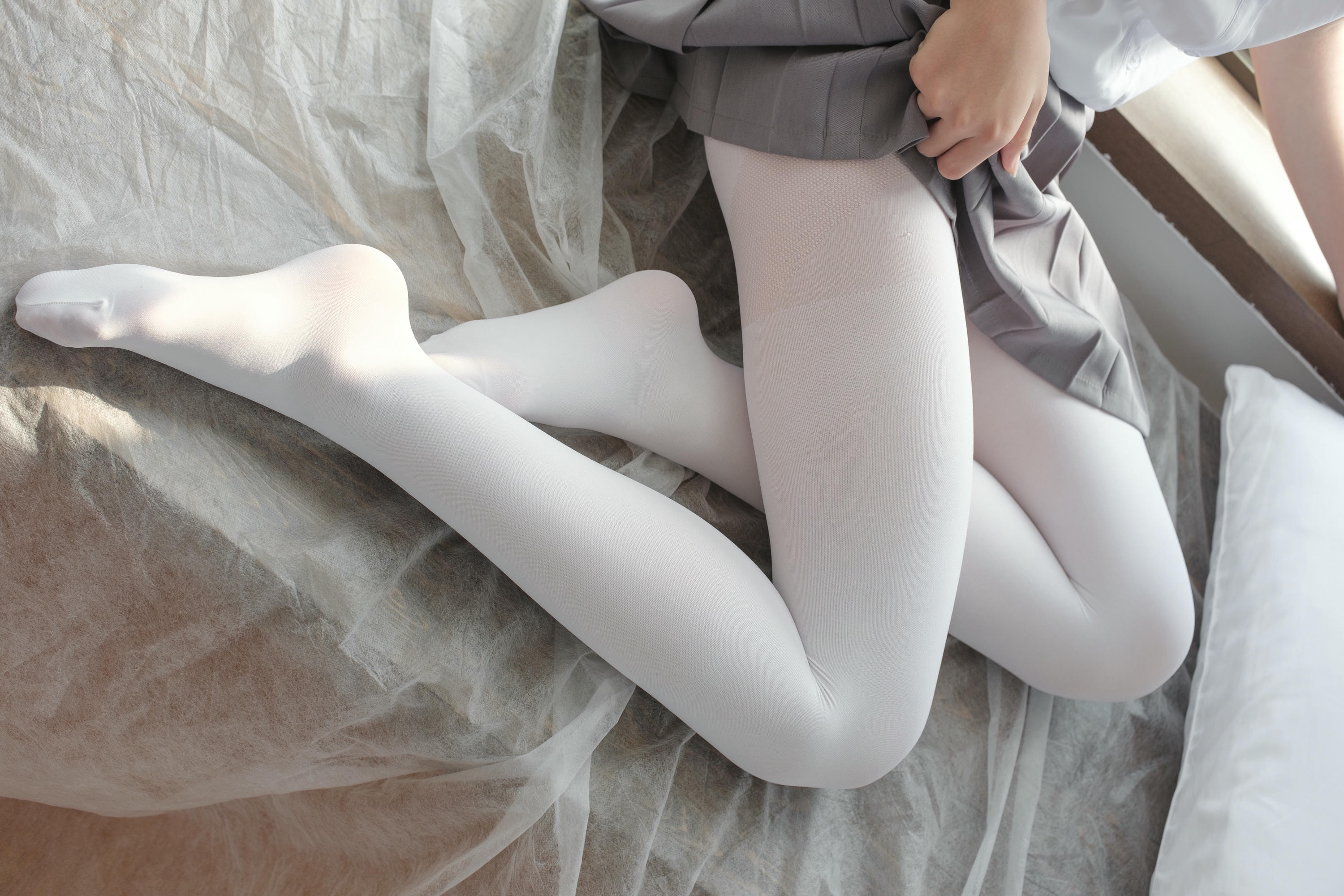 森萝财团 BETA-029 玩手机的白丝少女 [182P-1.61GB]_第8集