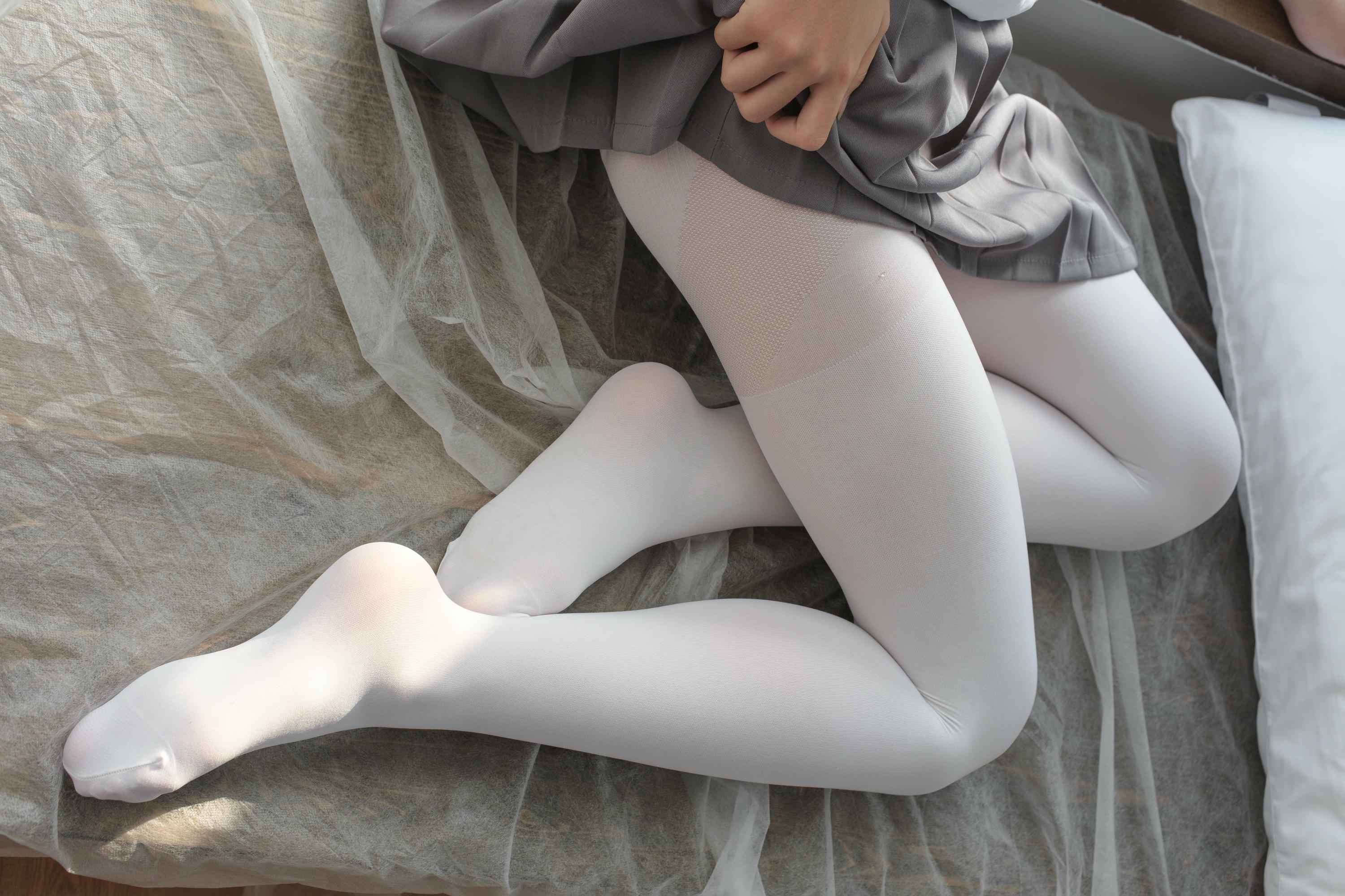 森萝财团 BETA-029 玩手机的白丝少女 [182P-1.61GB]_第8集