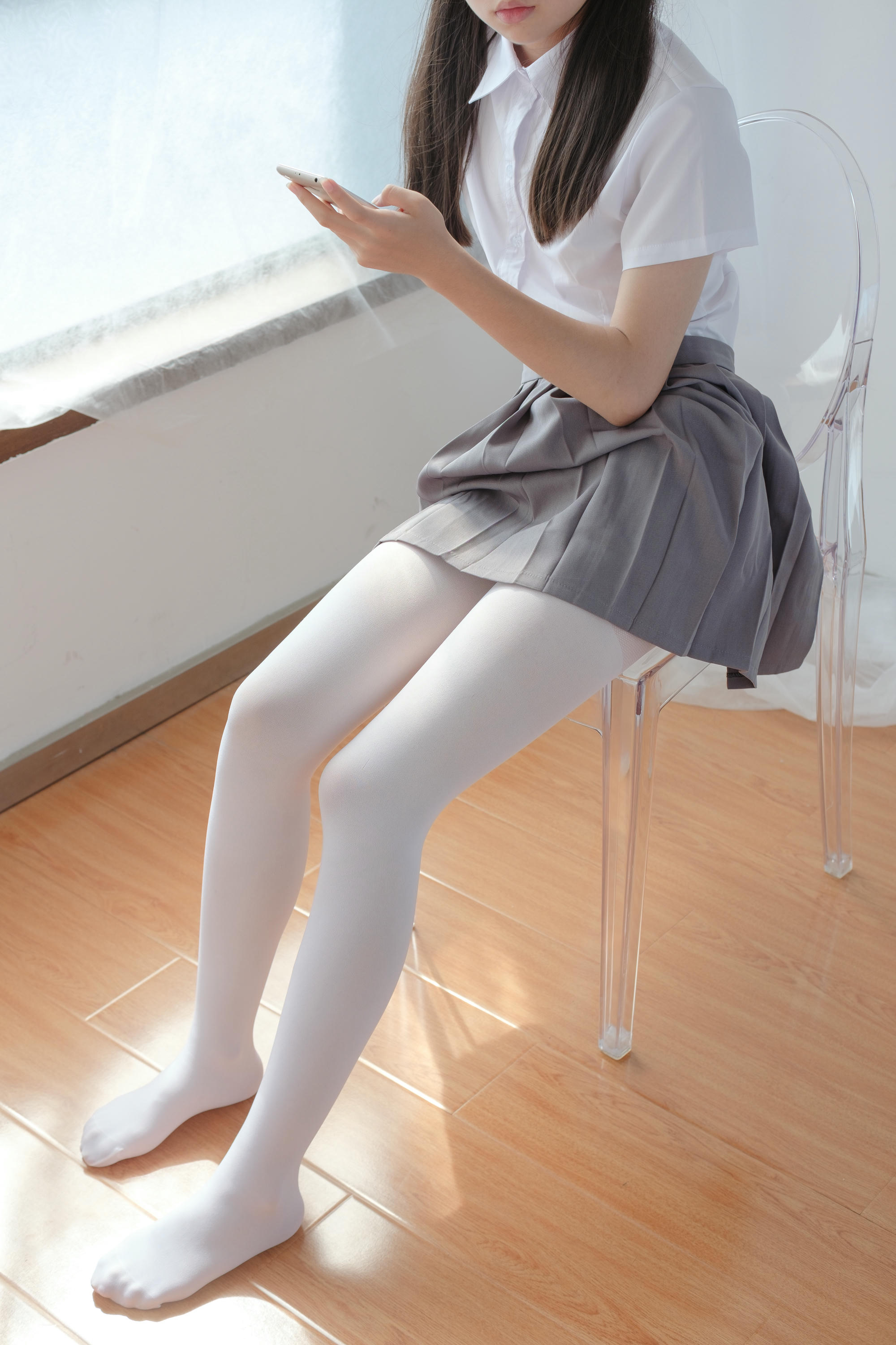 森萝财团 BETA-029 玩手机的白丝少女 [182P-1.61GB]_第9集