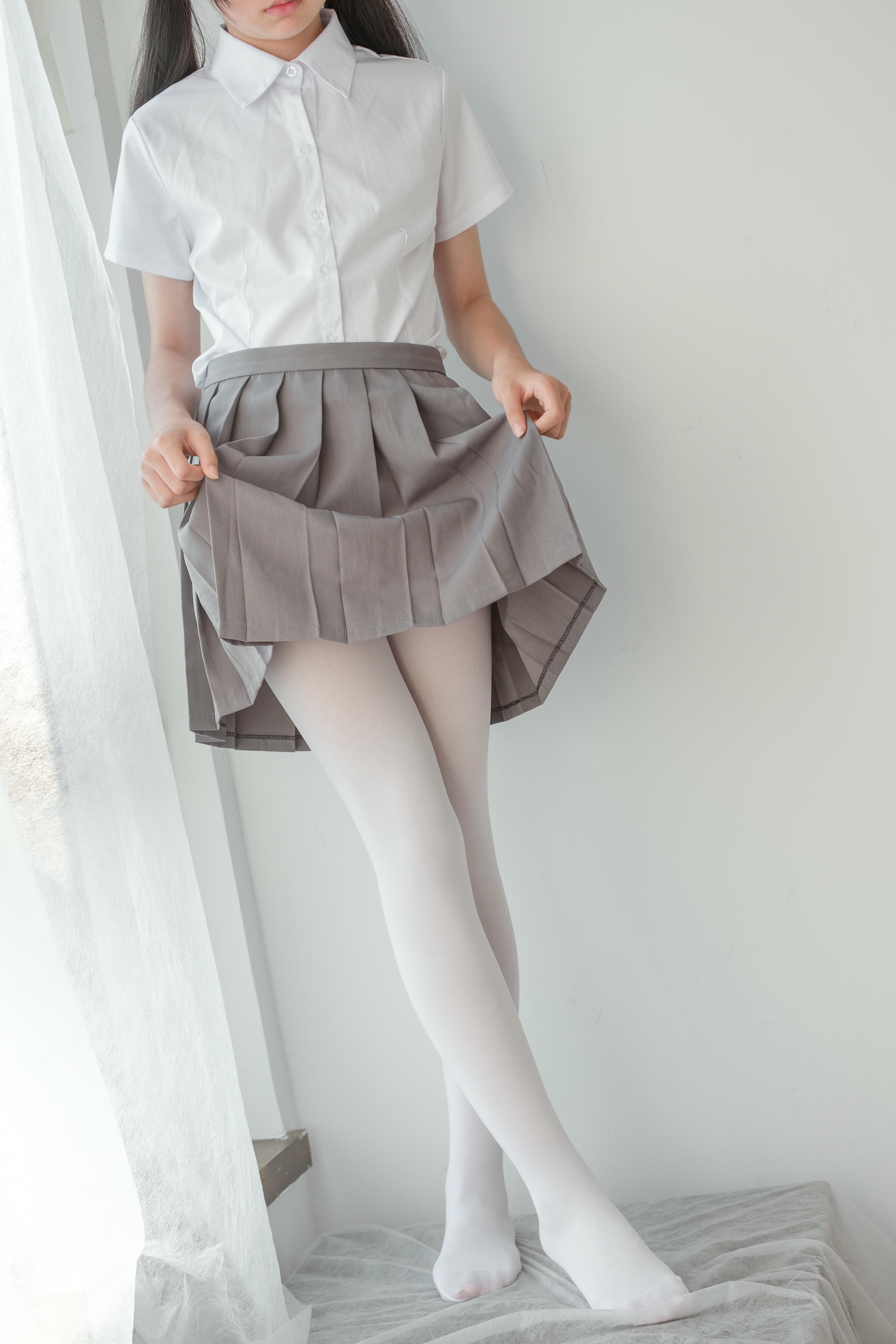 森萝财团 BETA-029 玩手机的白丝少女 [182P-1.61GB]_第9集