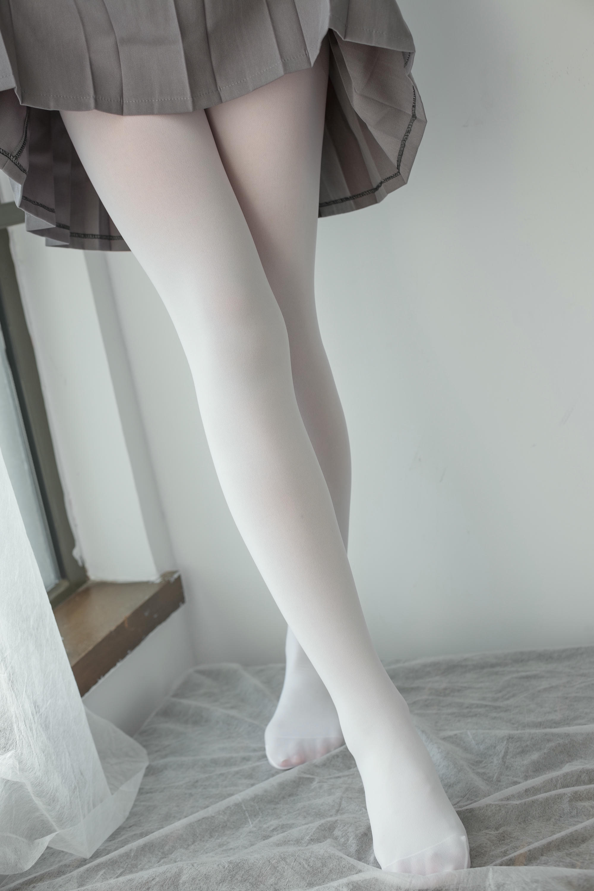 森萝财团 BETA-029 玩手机的白丝少女 [182P-1.61GB]_第9集