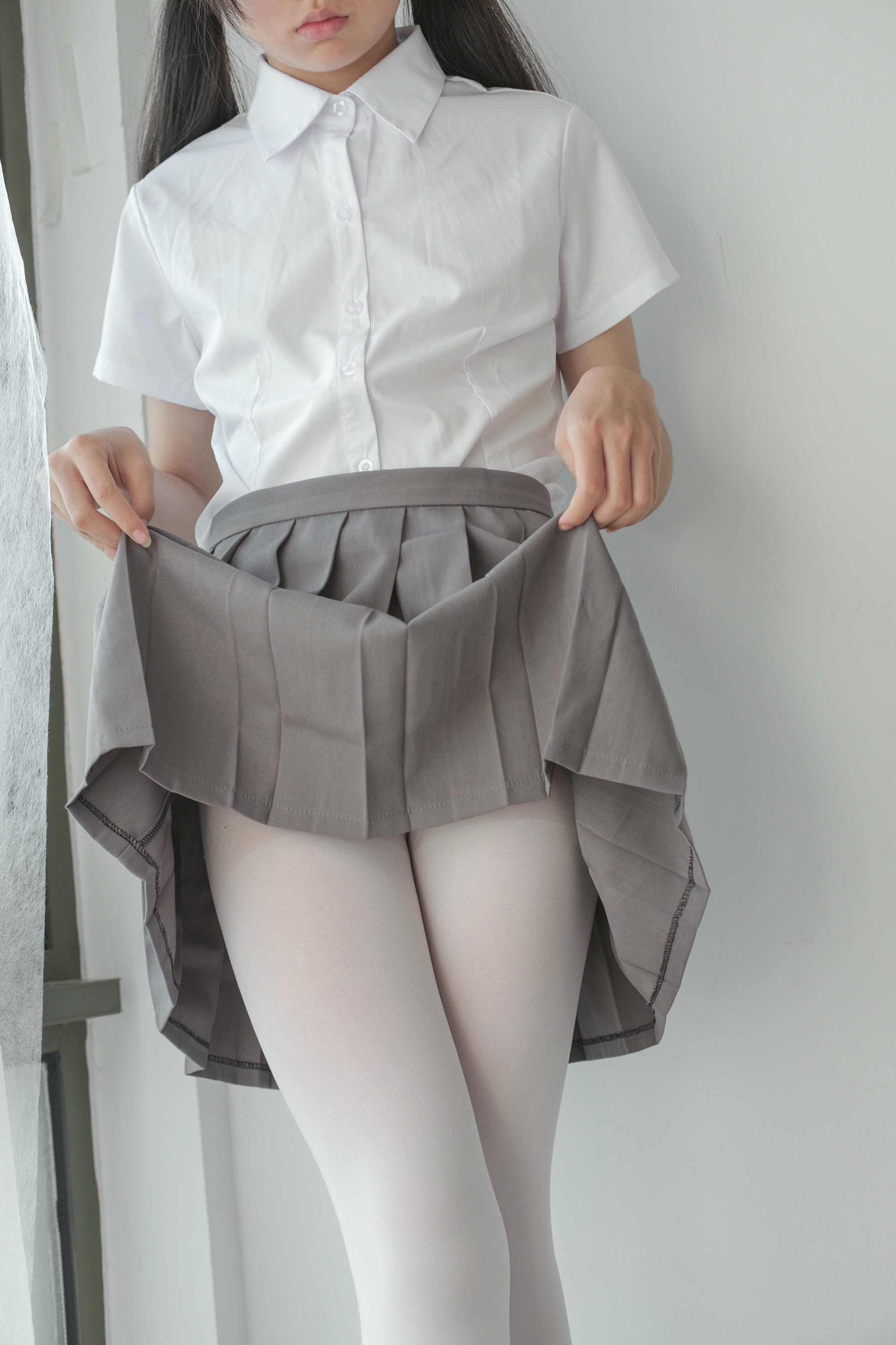森萝财团 BETA-029 玩手机的白丝少女 [182P-1.61GB]_第9集
