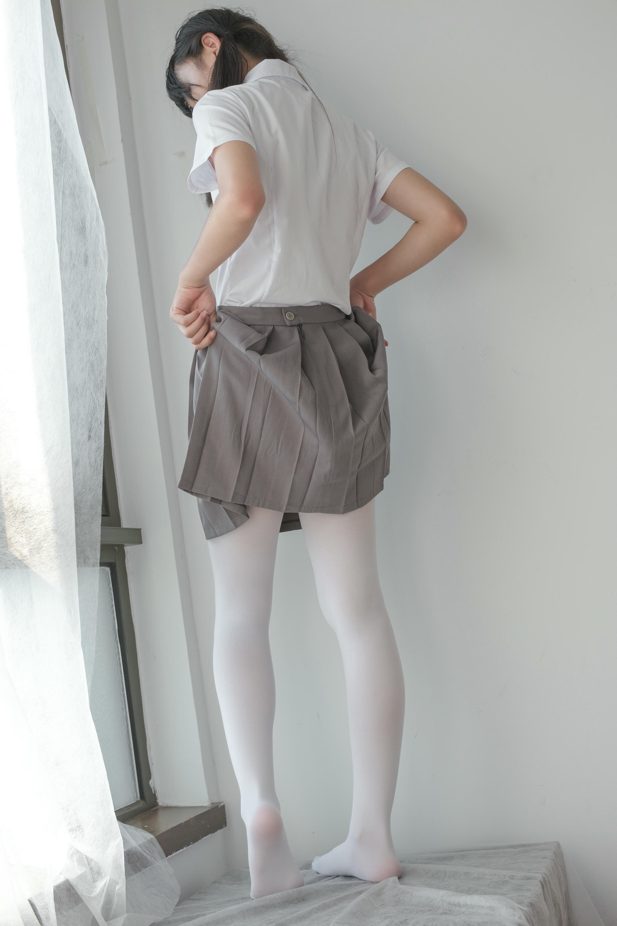 森萝财团 BETA-029 玩手机的白丝少女 [182P-1.61GB]_第9集