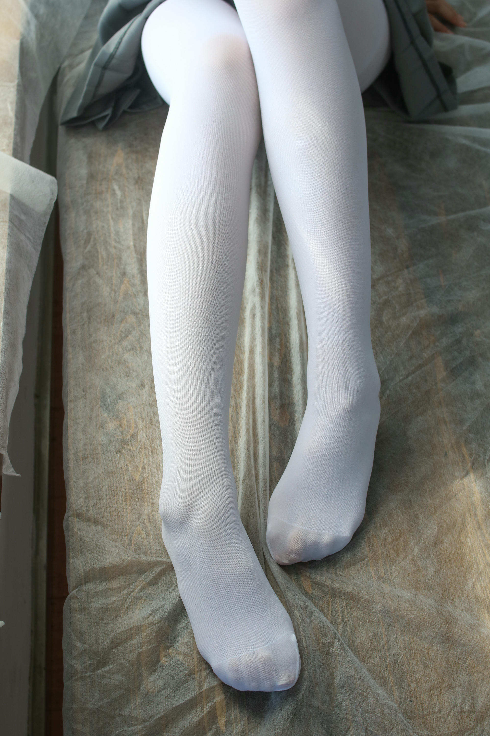 森萝财团 BETA-029 玩手机的白丝少女 [182P-1.61GB]_第2集