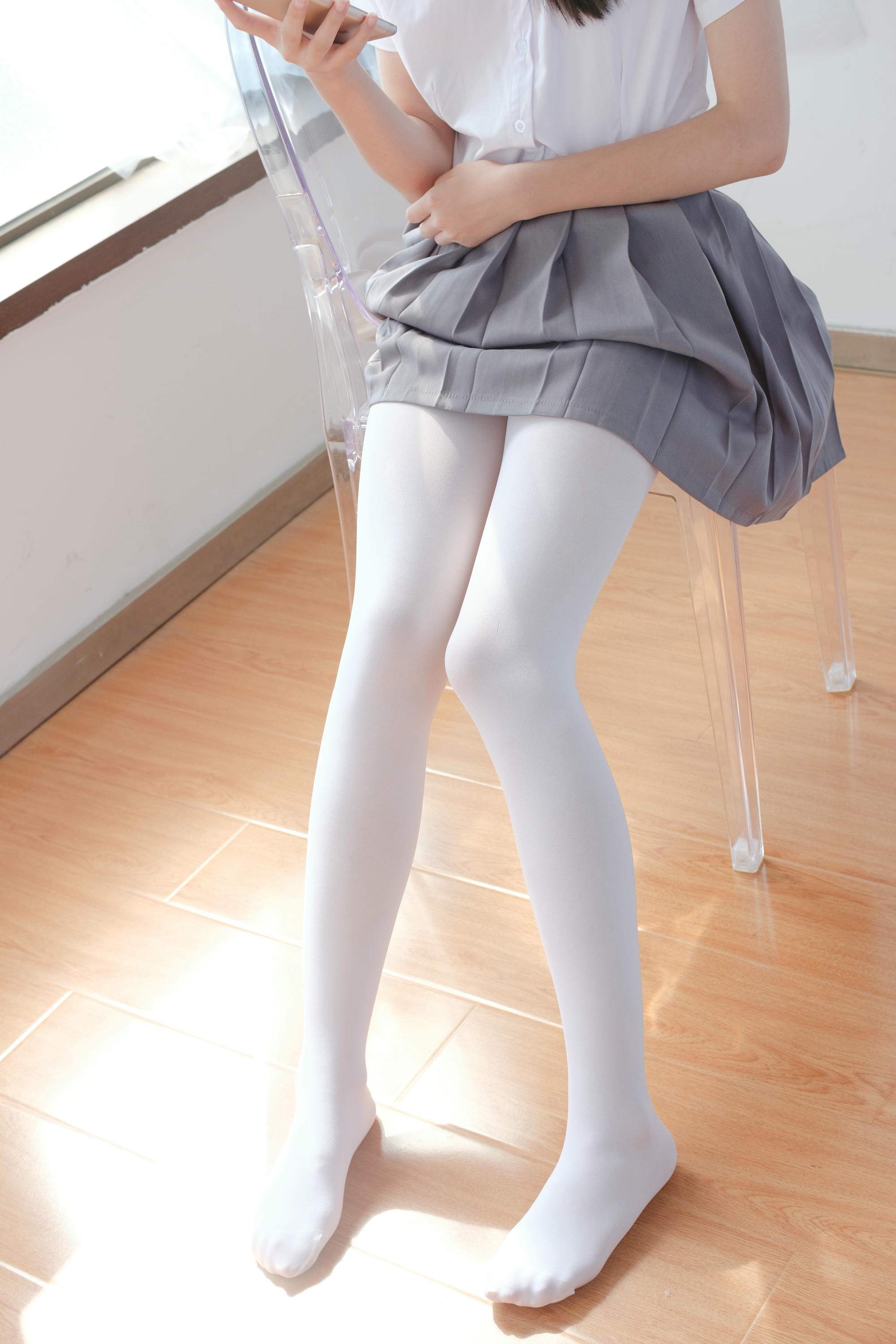 森萝财团 BETA-029 玩手机的白丝少女 [182P-1.61GB]_第3集