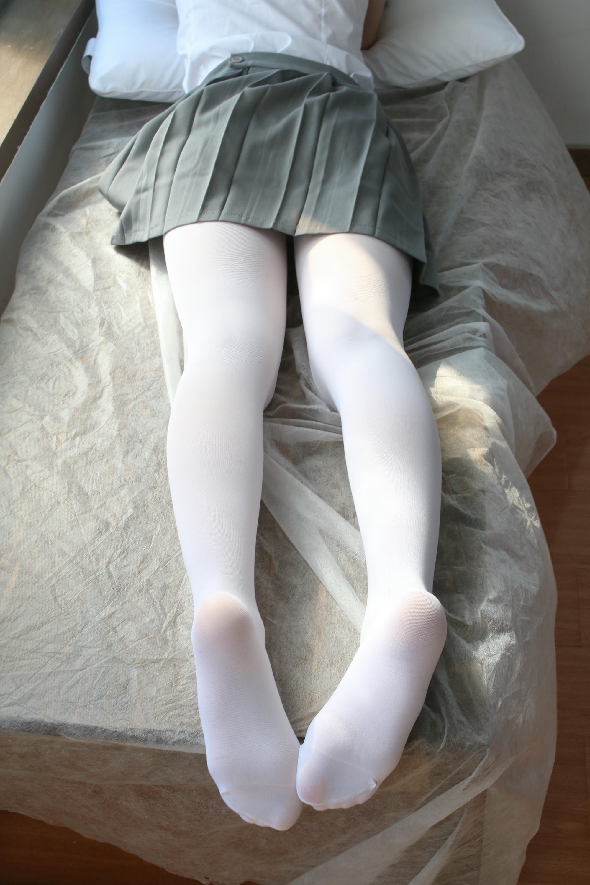 森萝财团 BETA-029 玩手机的白丝少女 [182P-1.61GB]_第4集