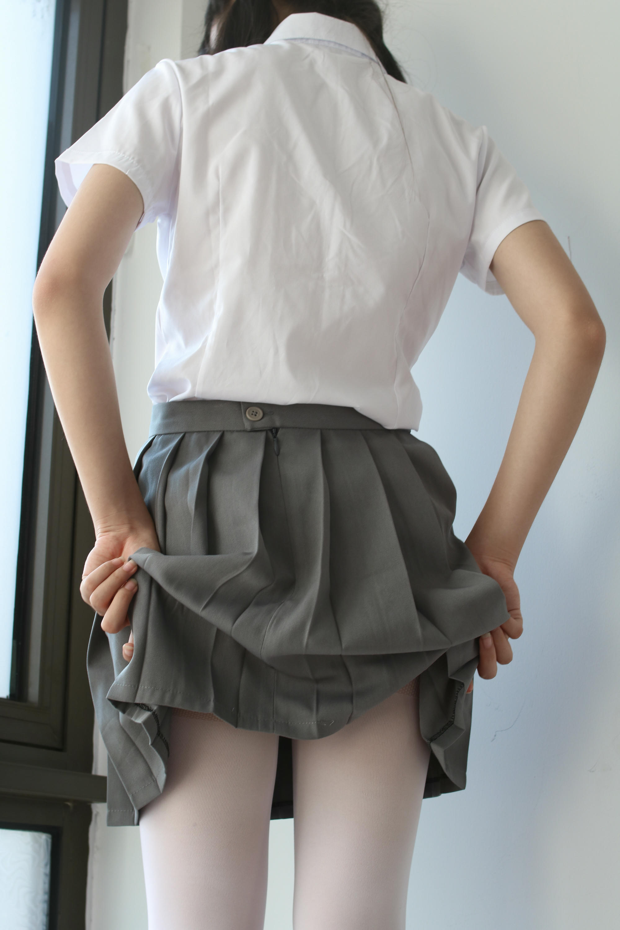 森萝财团 BETA-029 玩手机的白丝少女 [182P-1.61GB]_第5集
