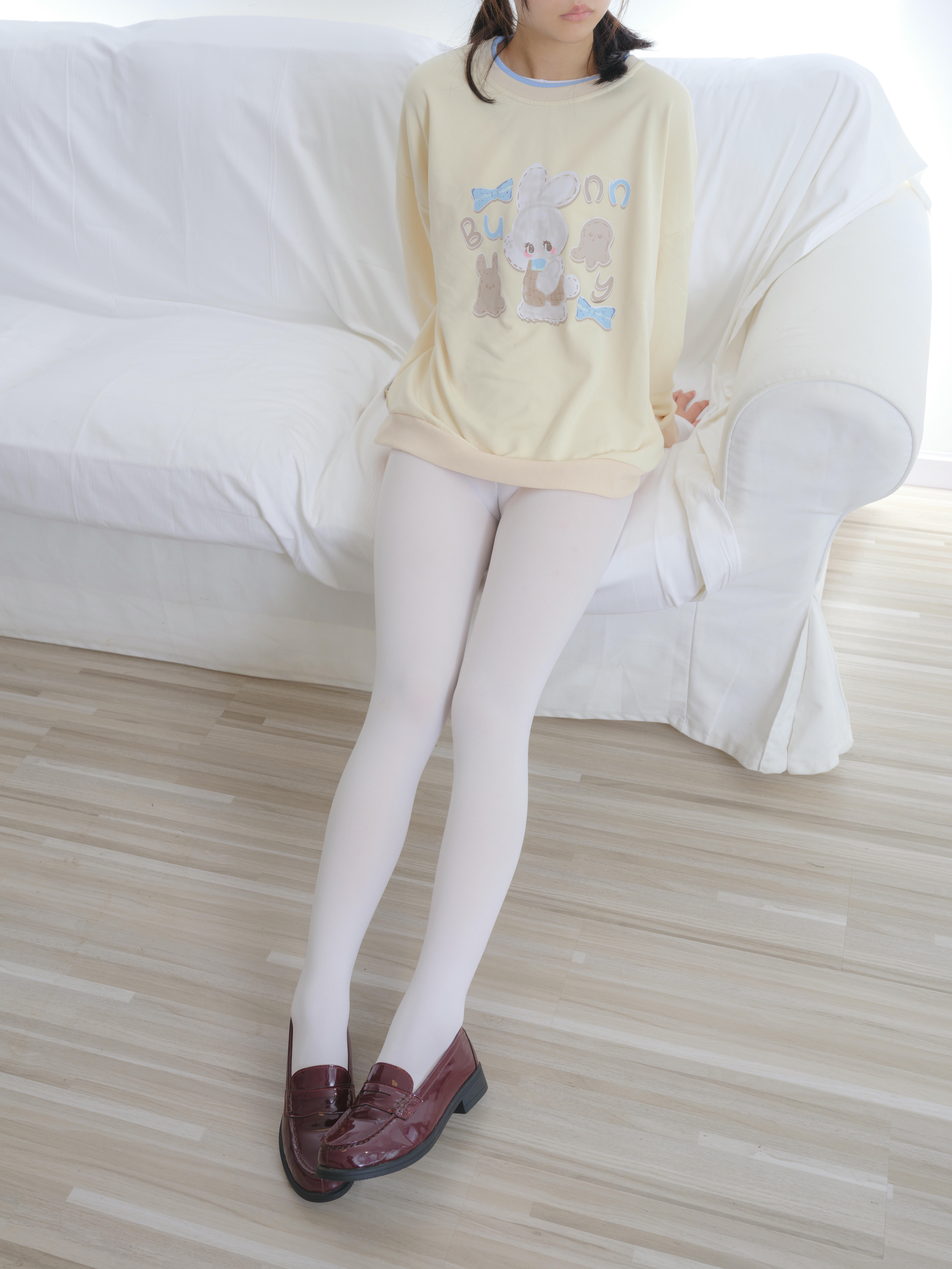 森萝财团 写真 雨云-04E4K[108P+1V／6.64GB]_第1集