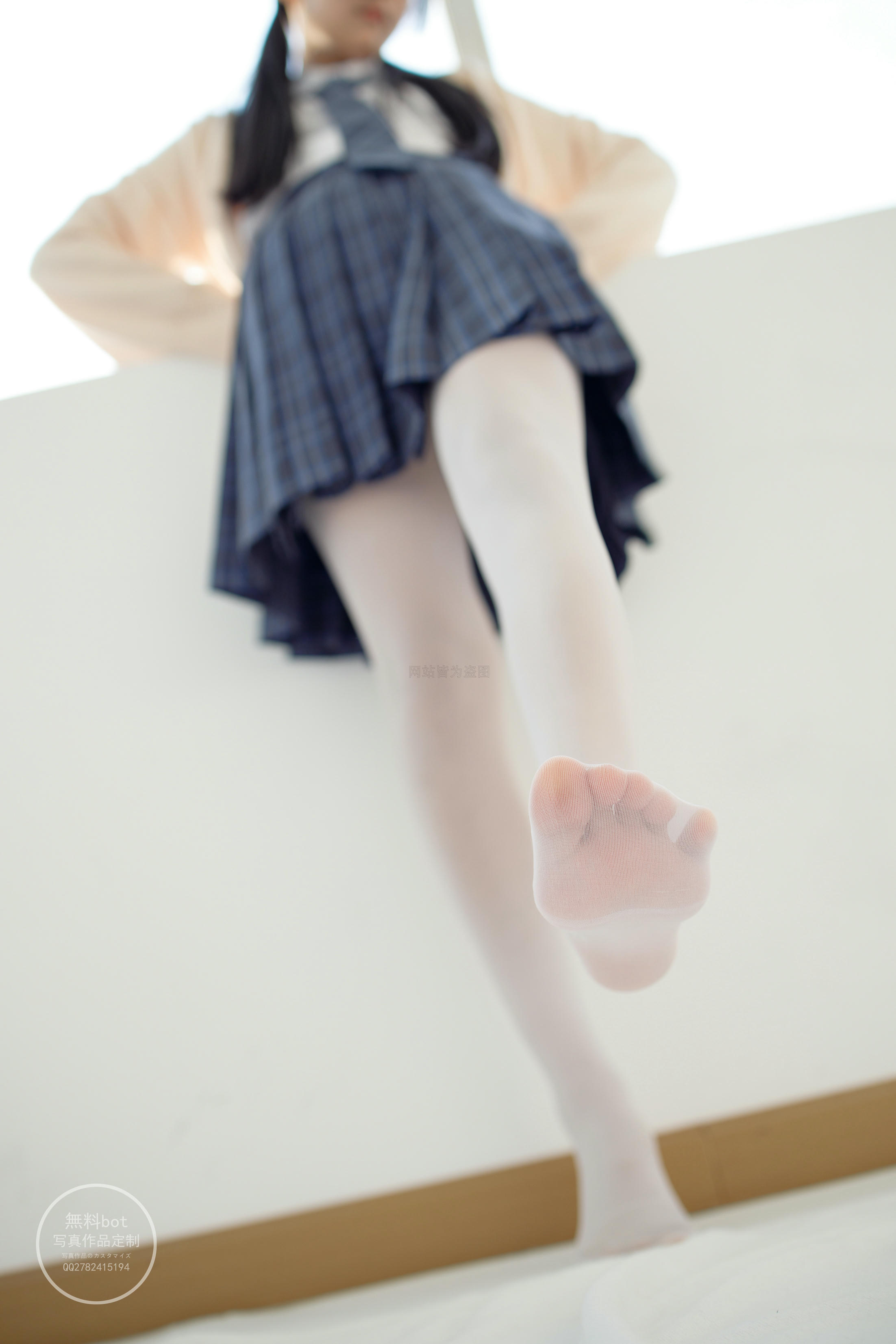 森萝财团 有料 NO.004 依依 湖边JK白丝 [76P／984MB]_第4集