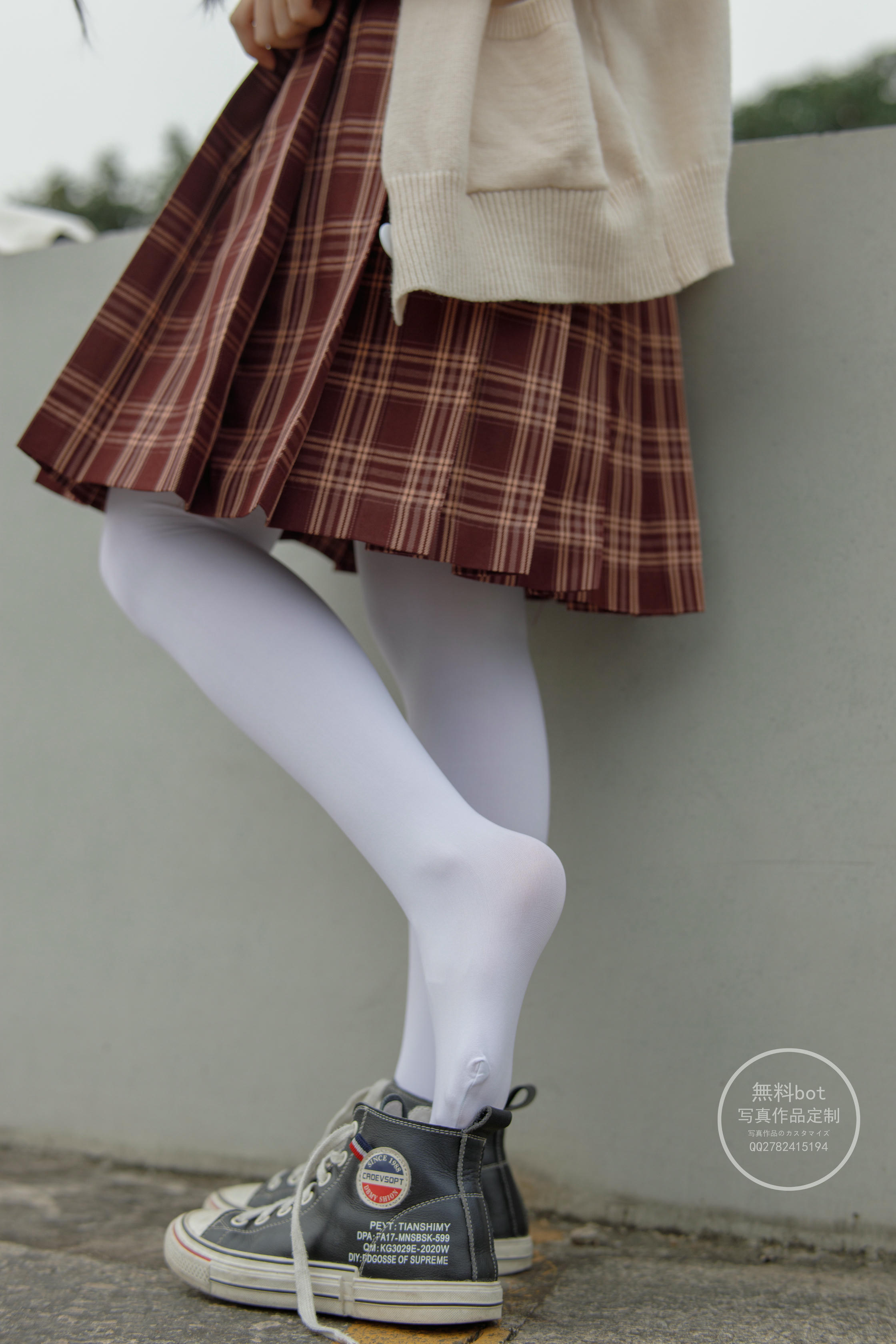 森萝财团 有料 NO.006 依依 户外白丝JK制服 [90P／1.23G]_第1集