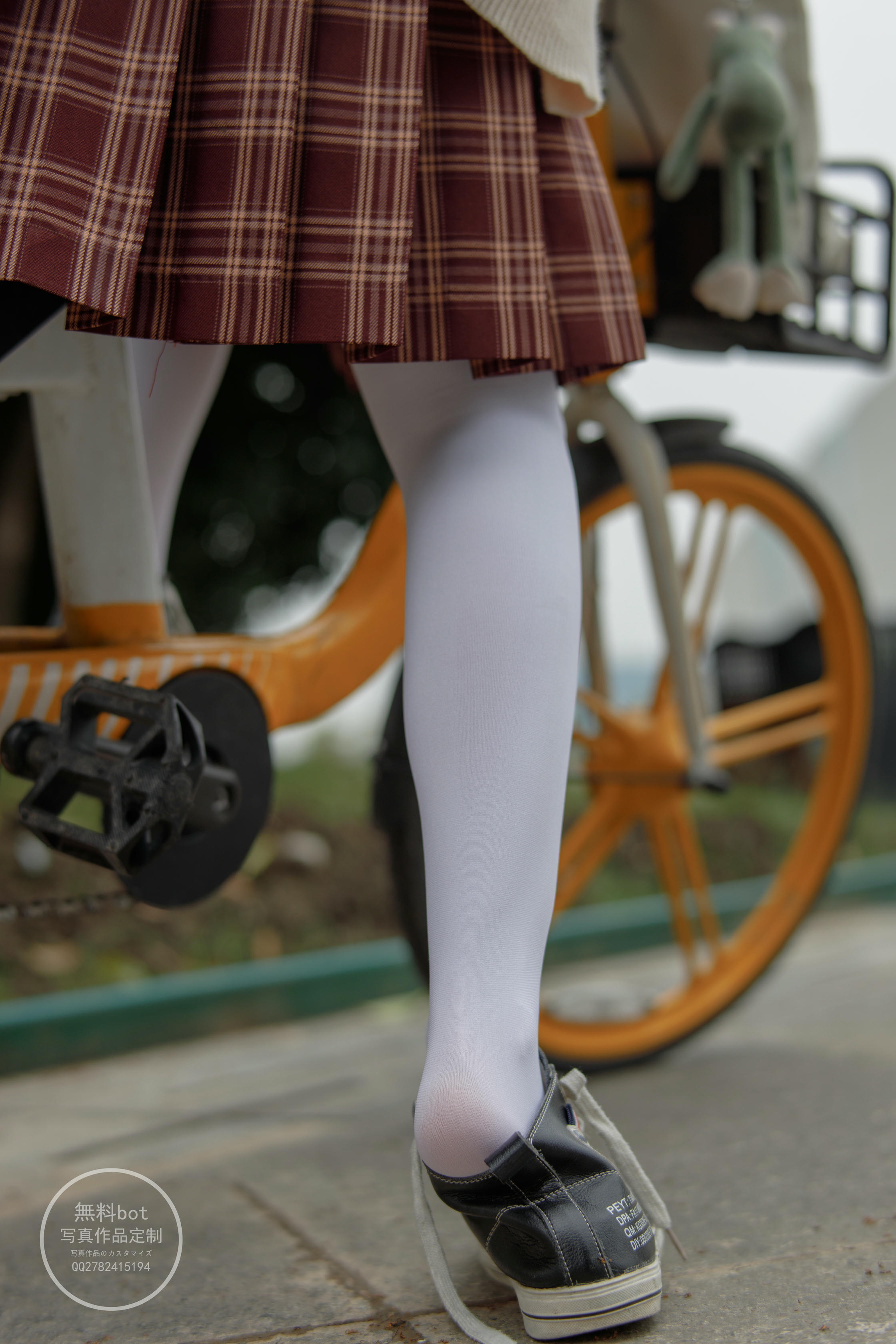 森萝财团 有料 NO.006 依依 户外白丝JK制服 [90P／1.23G]_第2集