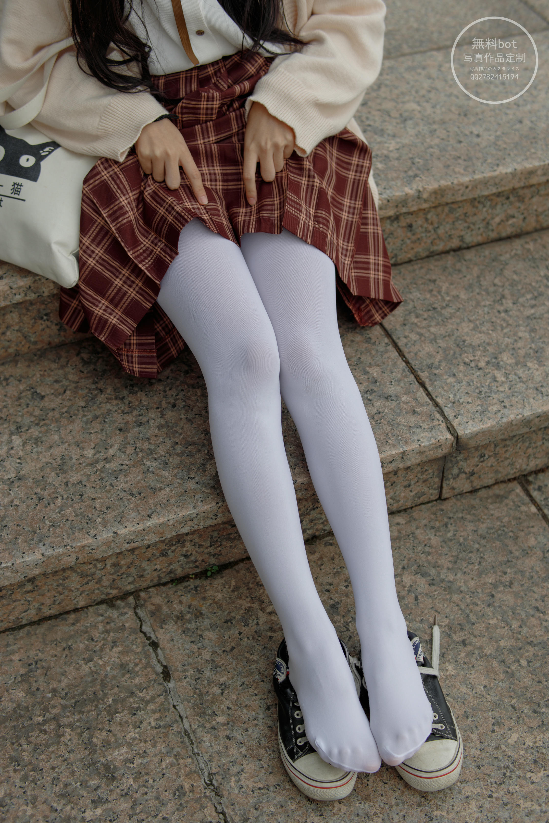 森萝财团 有料 NO.006 依依 户外白丝JK制服 [90P／1.23G]_第2集