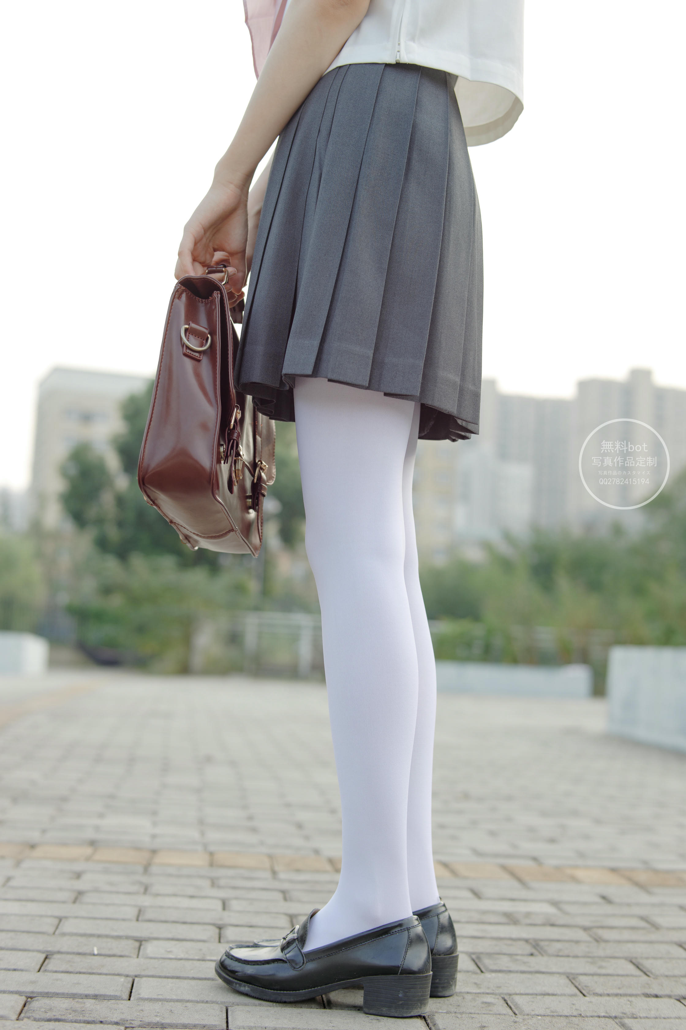 森萝财团 有料 NO.006 依依 户外白丝JK制服 [90P／1.23G]_第3集