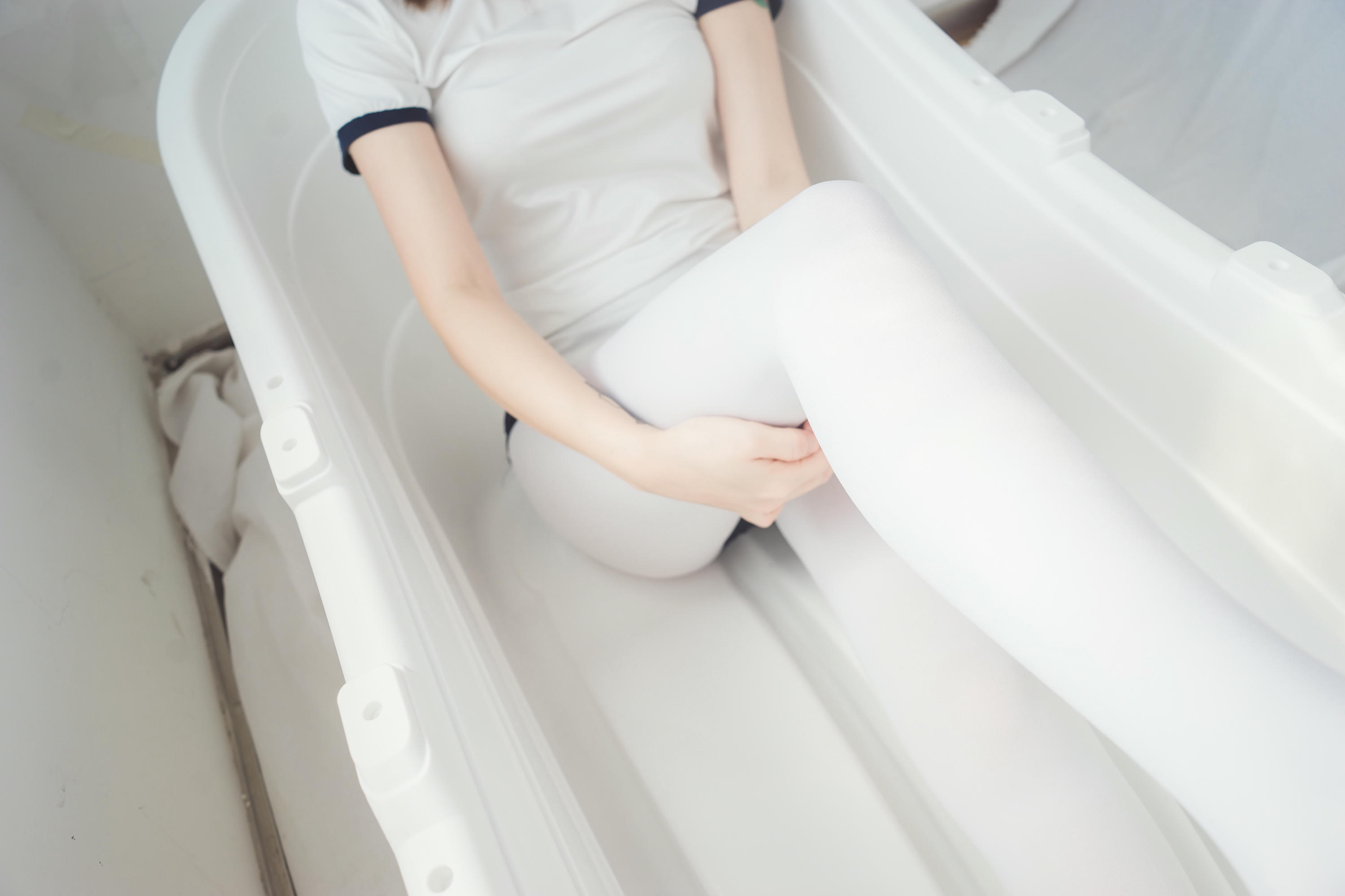 森萝财团 BETA-031 浴缸白丝 [48P1V-410MB]_第1集
