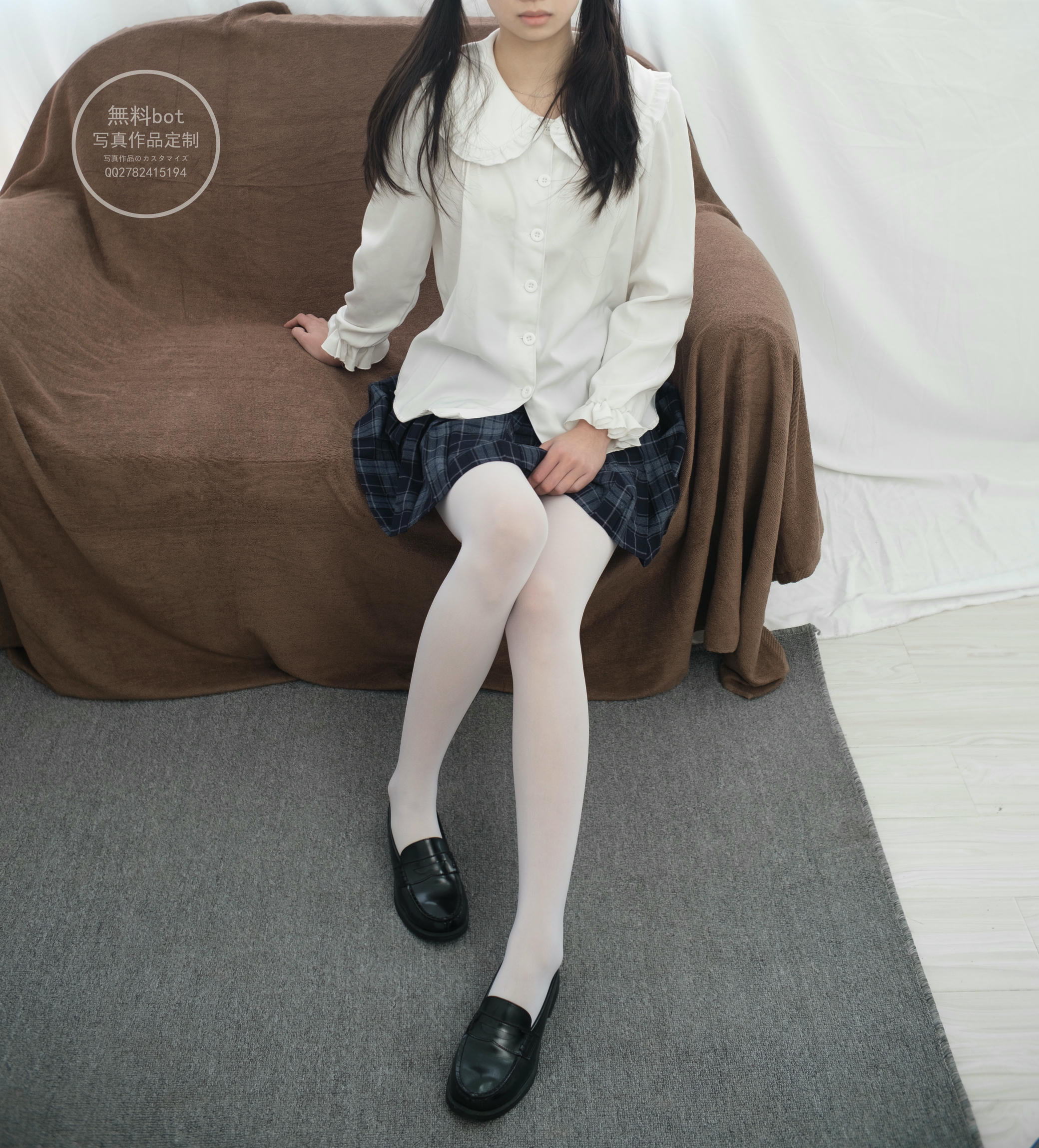 森萝财团 有料 NO.018 吸吸 白丝少女的百褶裙 [71P／802MB]_第1集