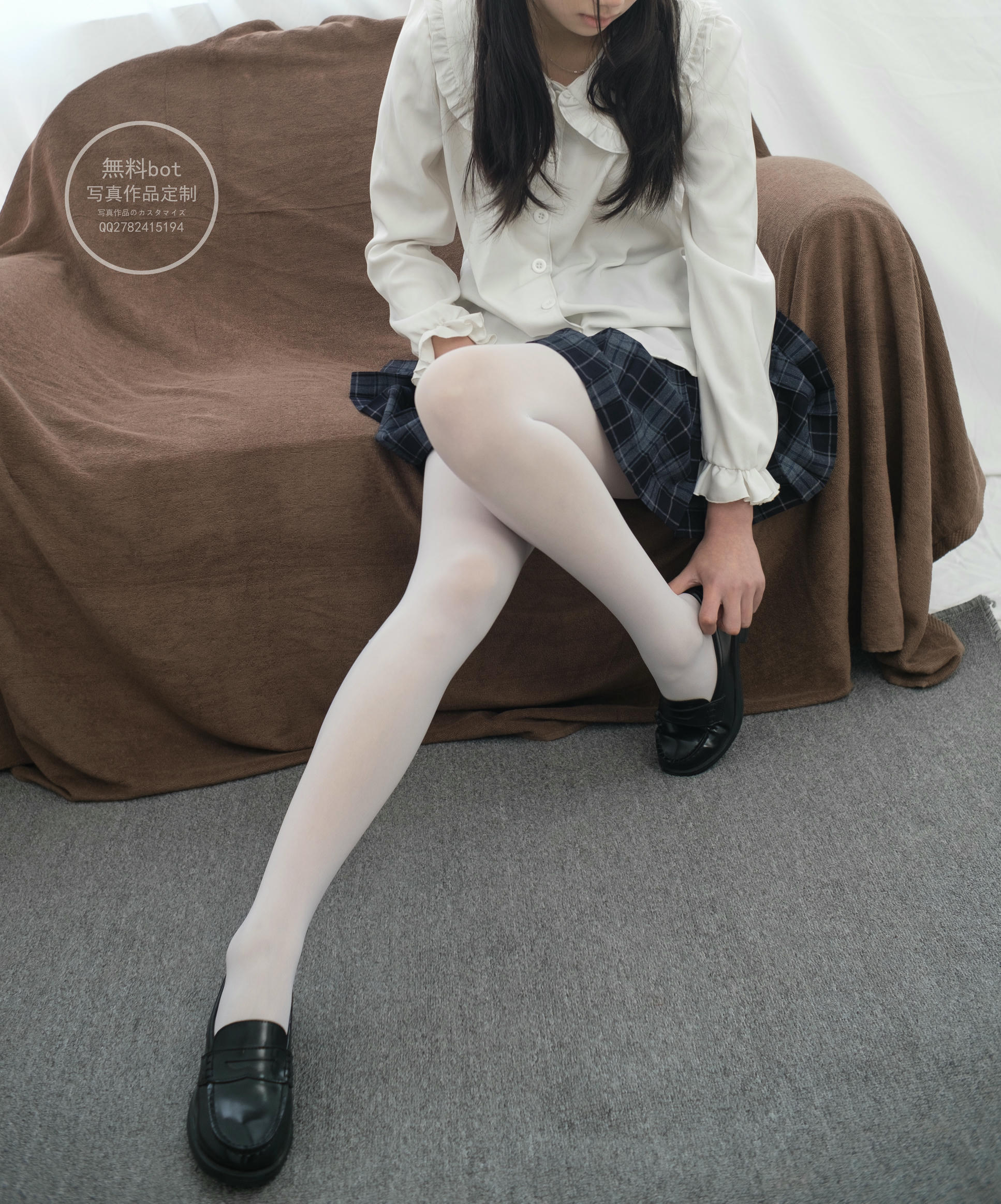 森萝财团 有料 NO.018 吸吸 白丝少女的百褶裙 [71P／802MB]_第1集