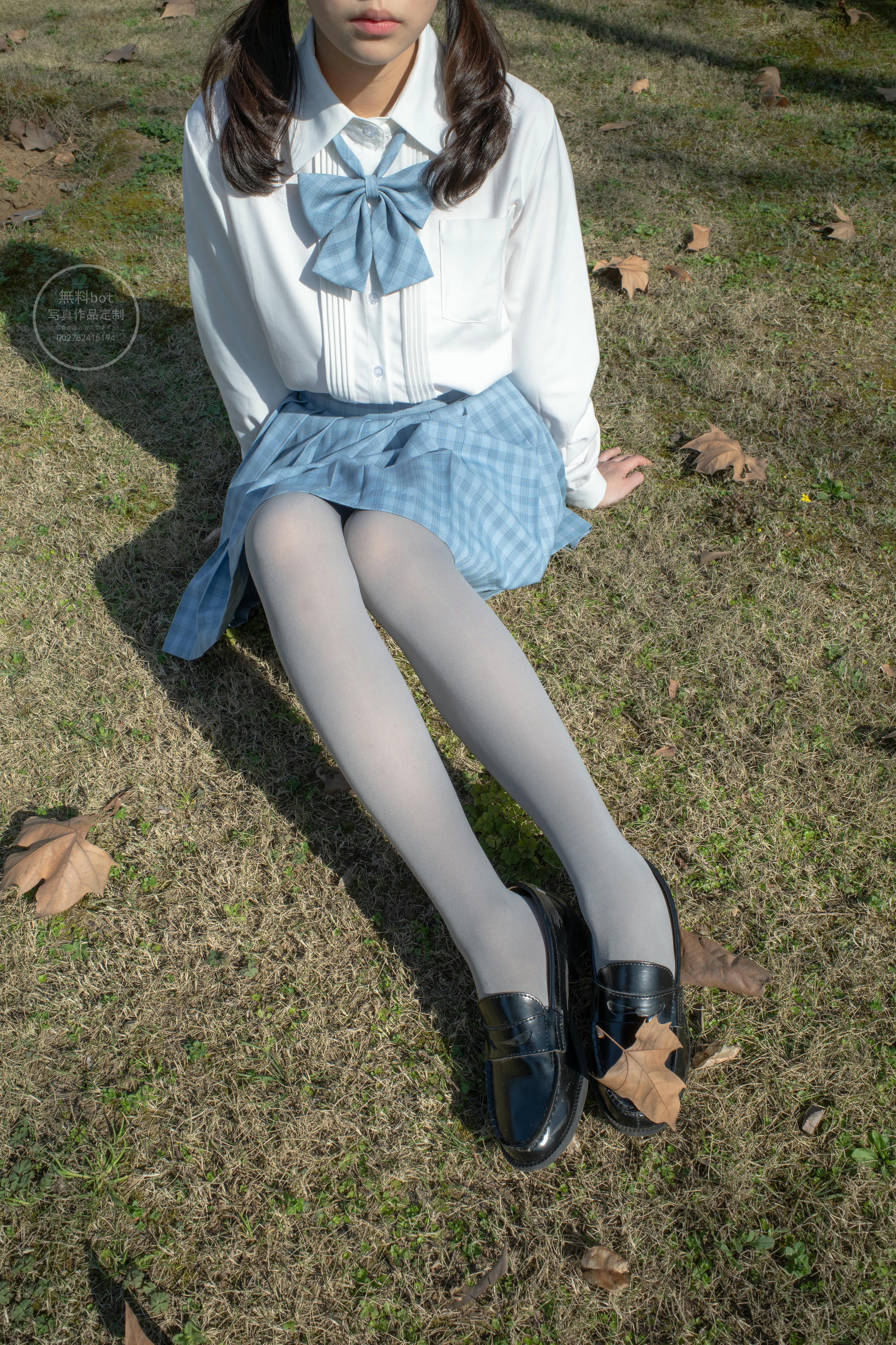 森萝财团 有料 NO.030 小香 户外公园里的JK制服灰丝美腿 [100P／1.39GB]_第2集