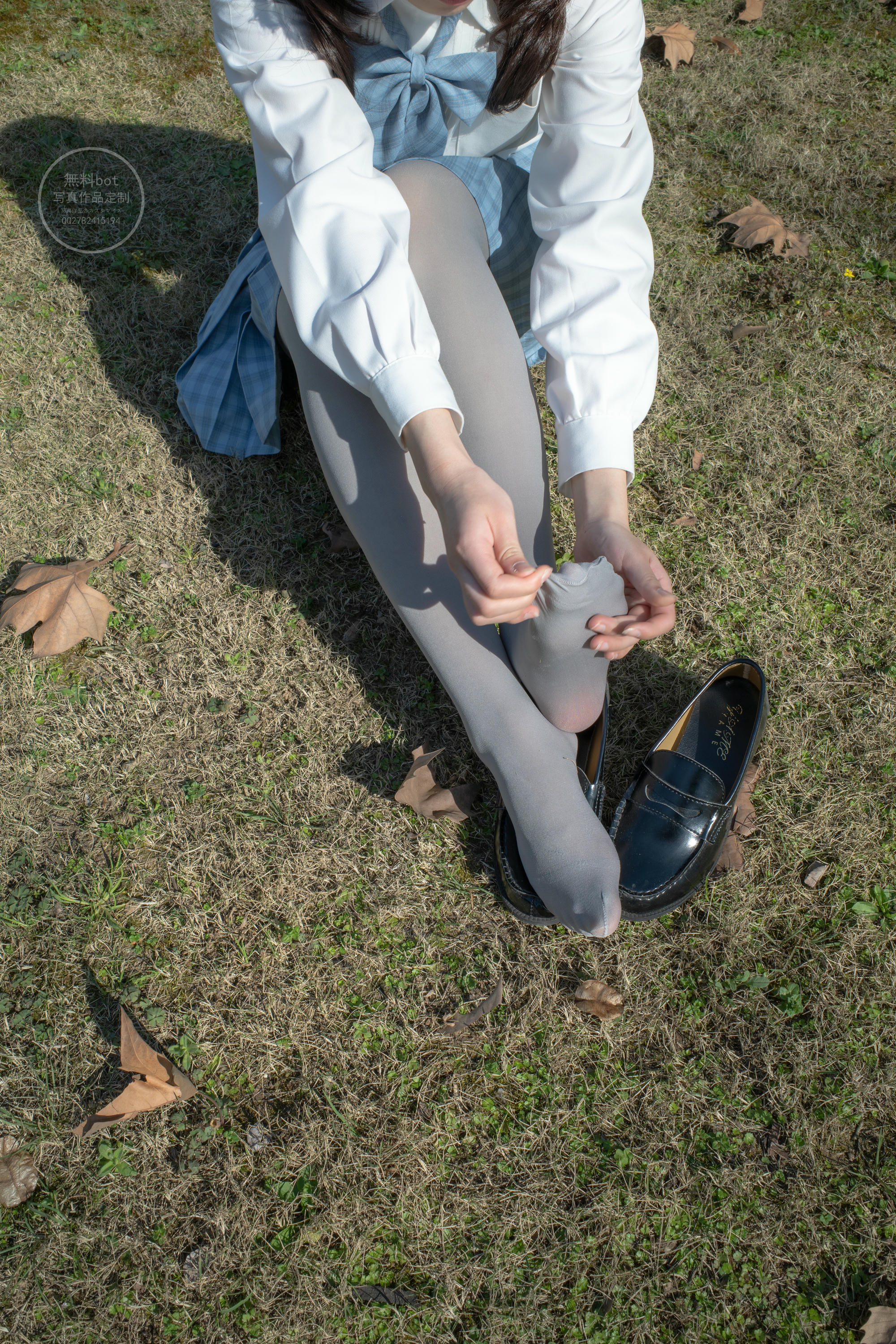 森萝财团 有料 NO.030 小香 户外公园里的JK制服灰丝美腿 [100P／1.39GB]_第2集